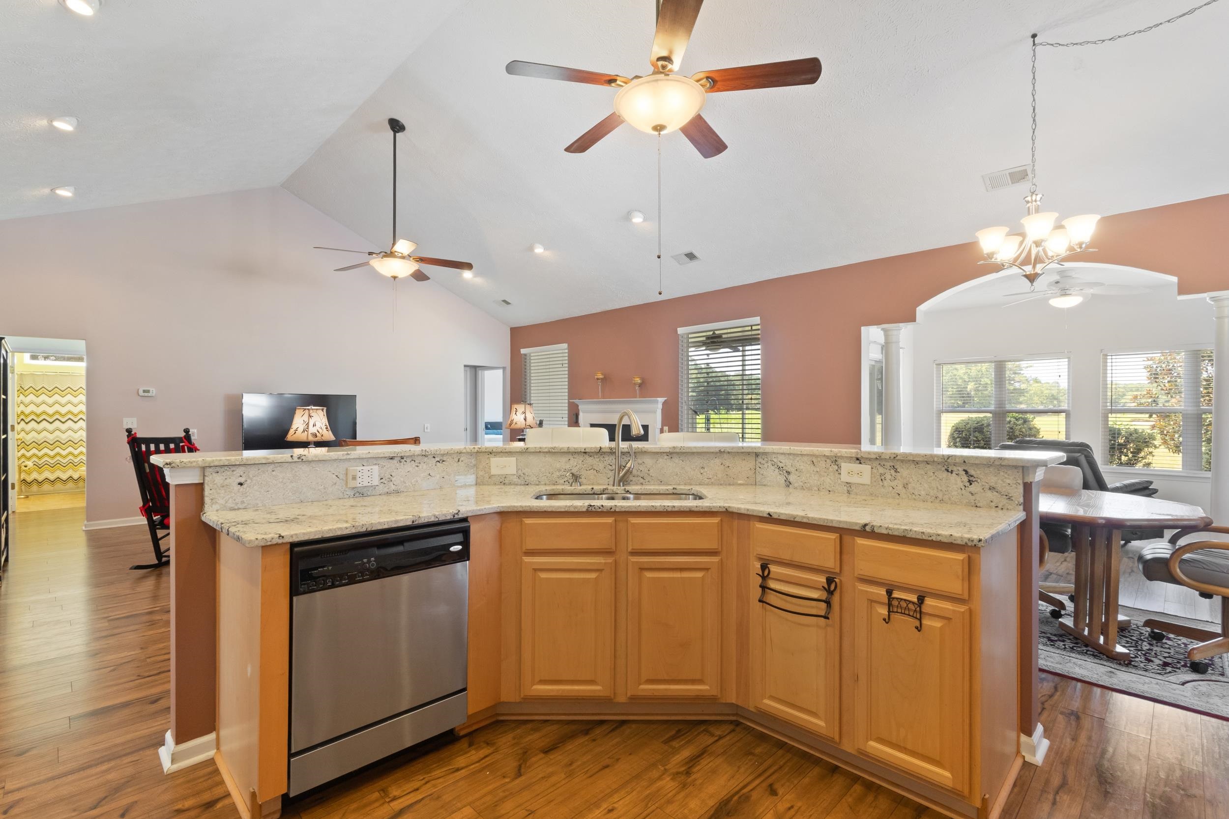 2803 Sanctuary Blvd. Property Photo 18