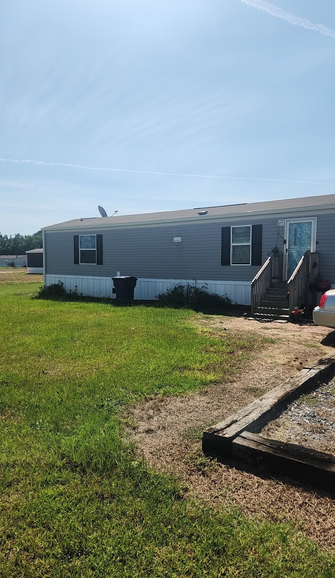 111 Les Dr Property Photo 1