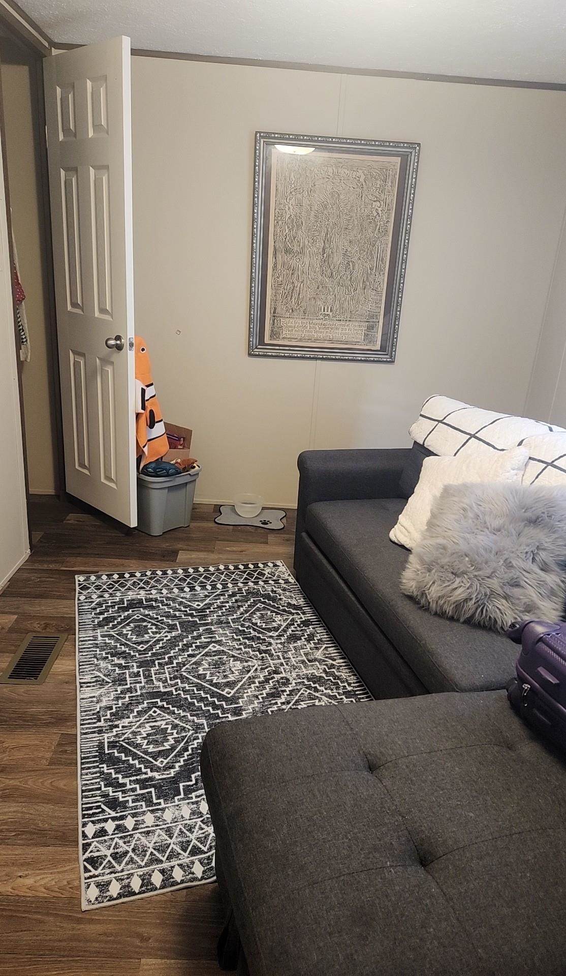 111 Les Dr Property Photo 3