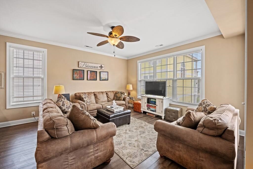 520 Caribbean Way Property Photo 3