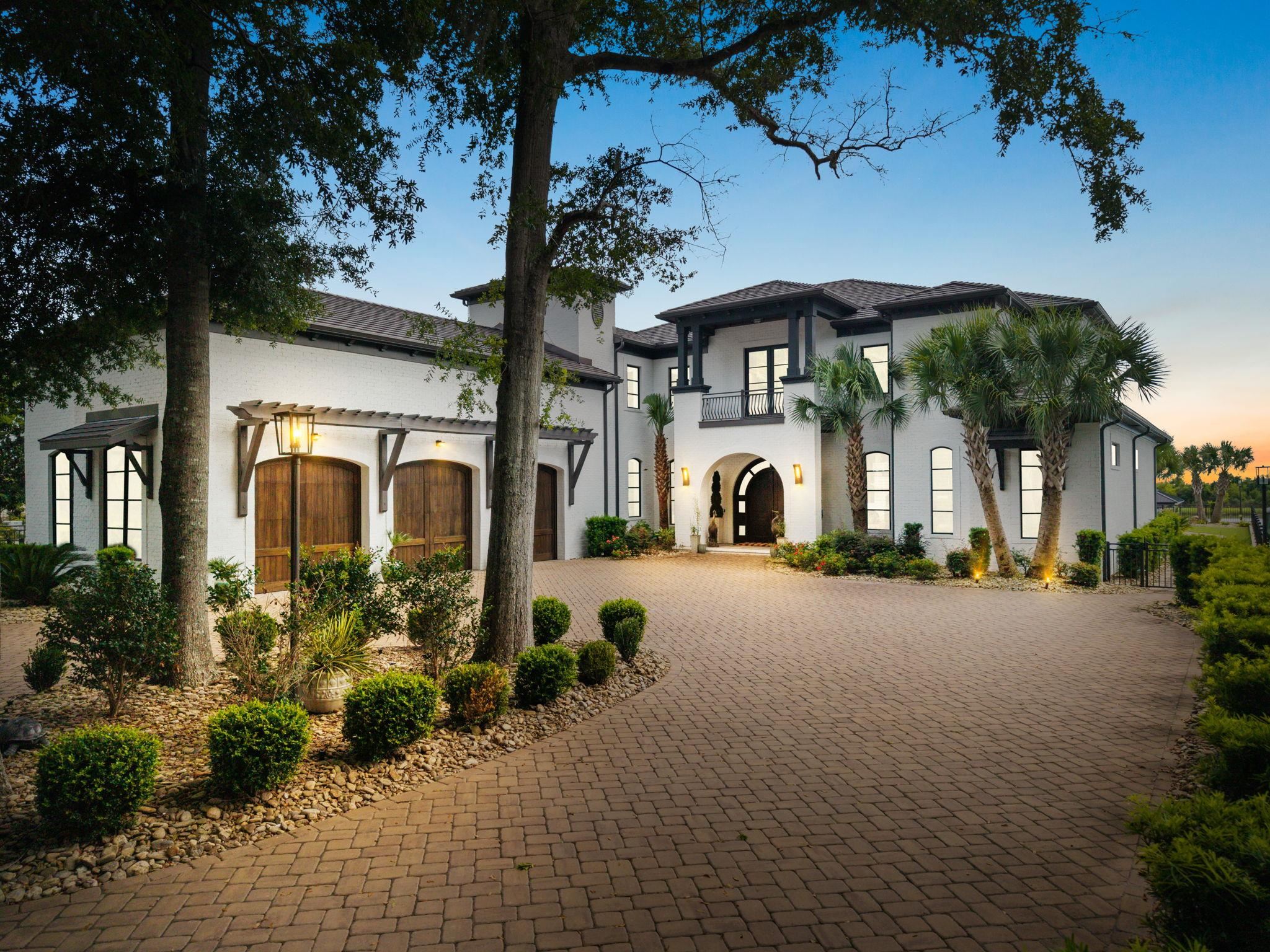 427 Shoreline Dr. W Picture