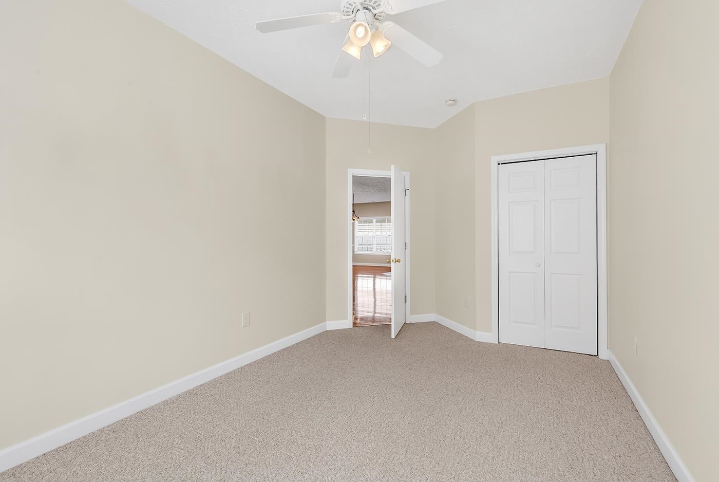 1034 University Forest Dr. Property Photo 32