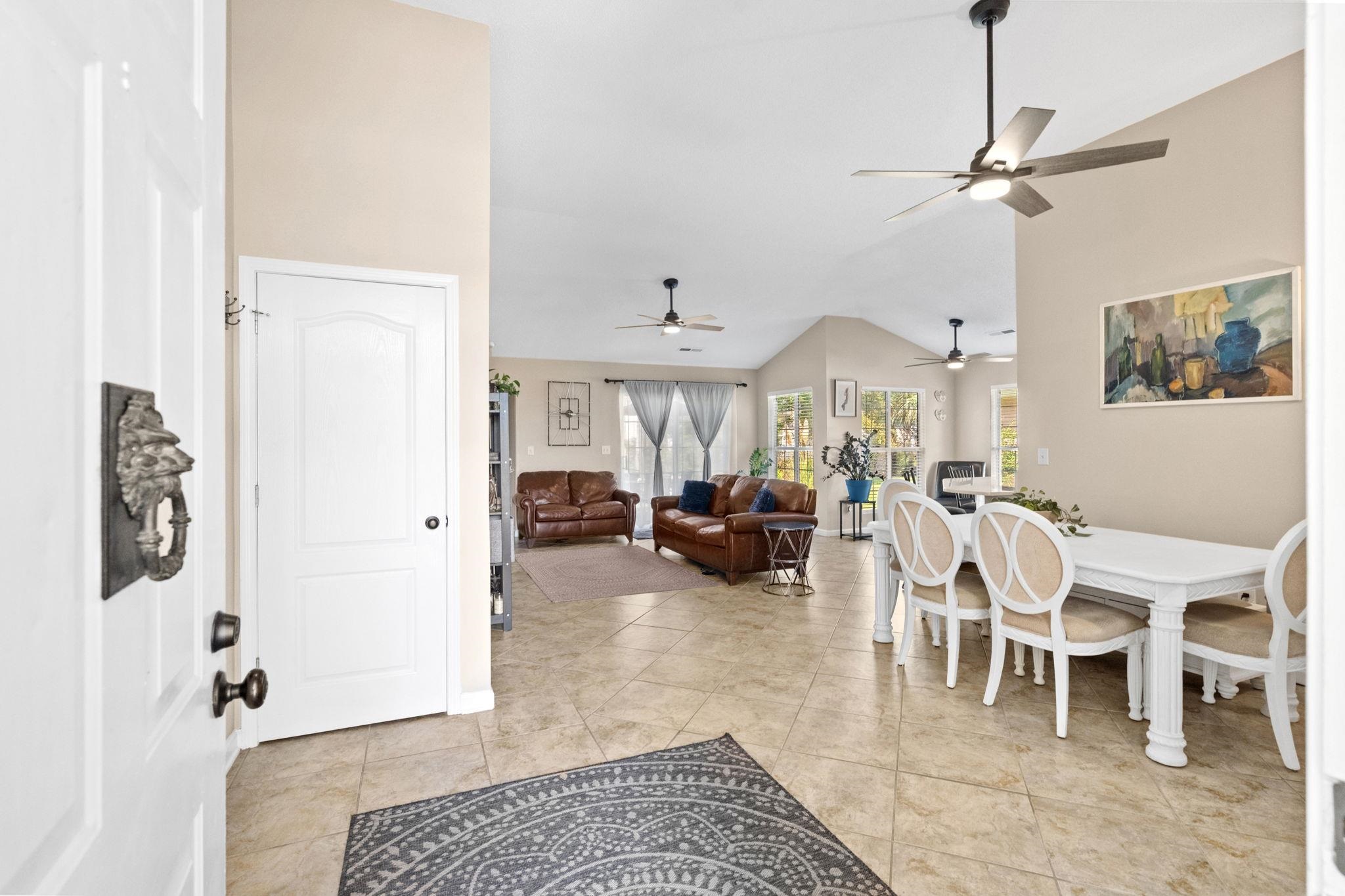 9813 Simonton Ct. Property Photo 5