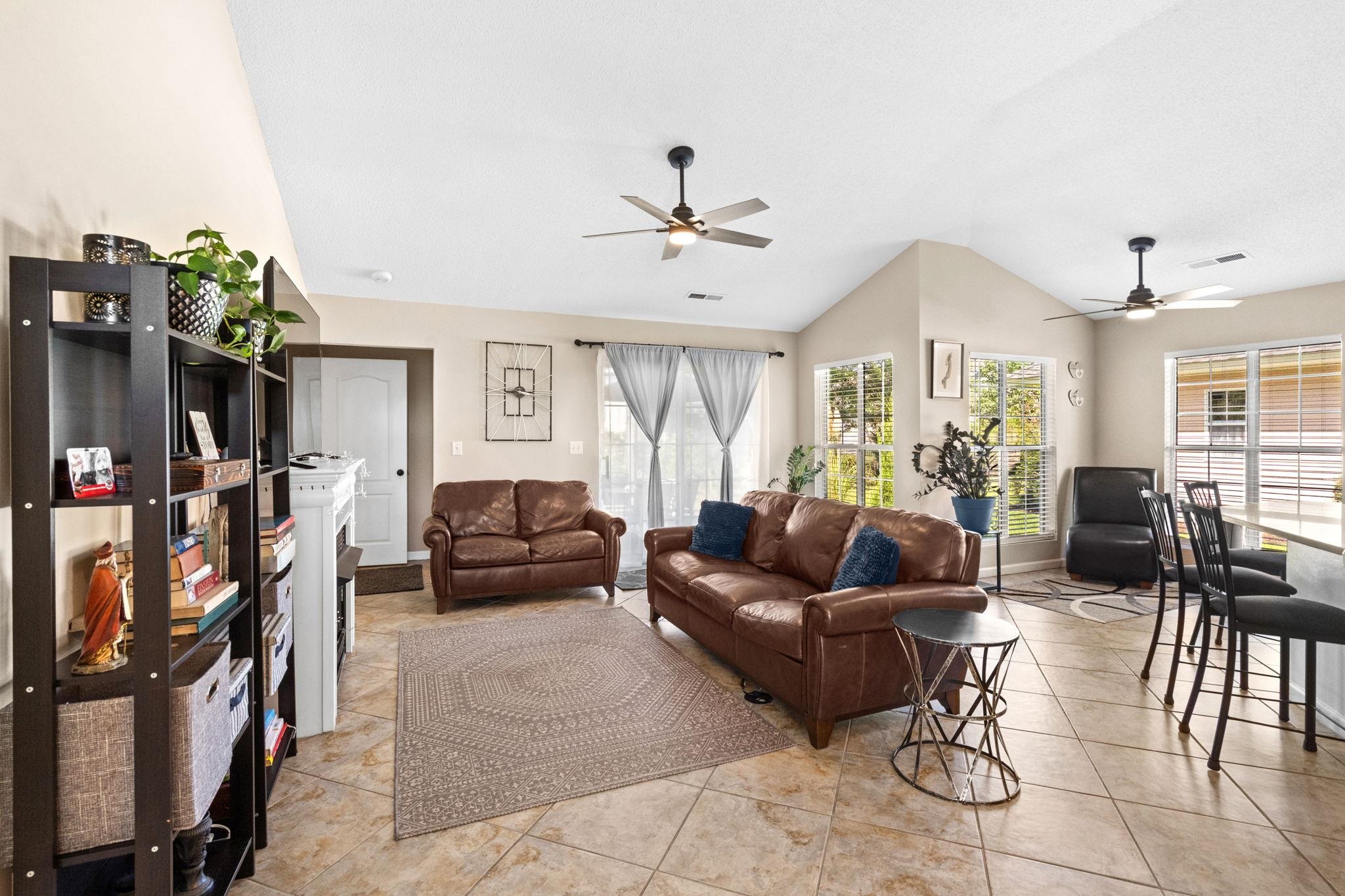 9813 Simonton Ct. Property Photo 7