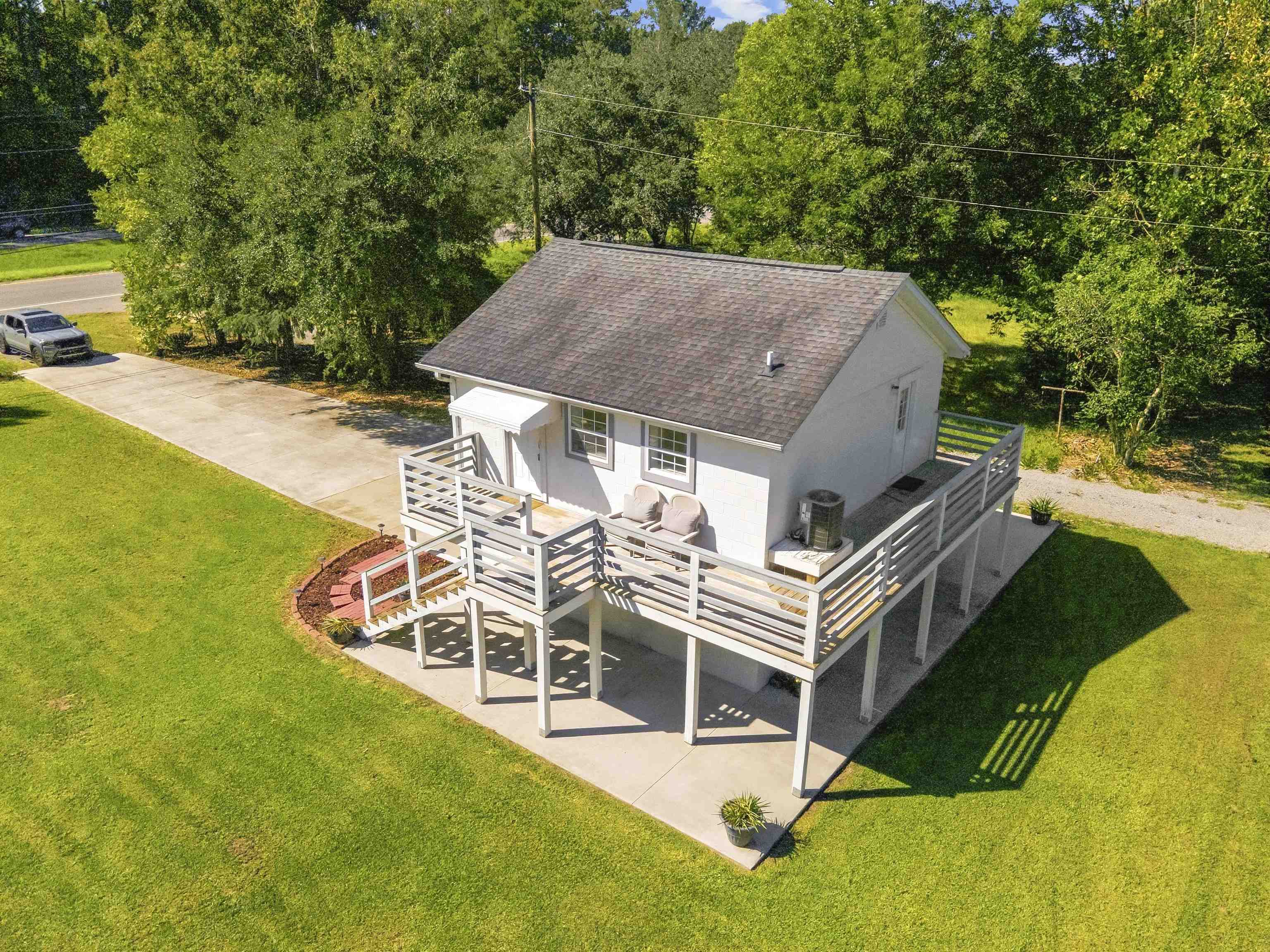 7348 Highmarket St. Property Photo 4