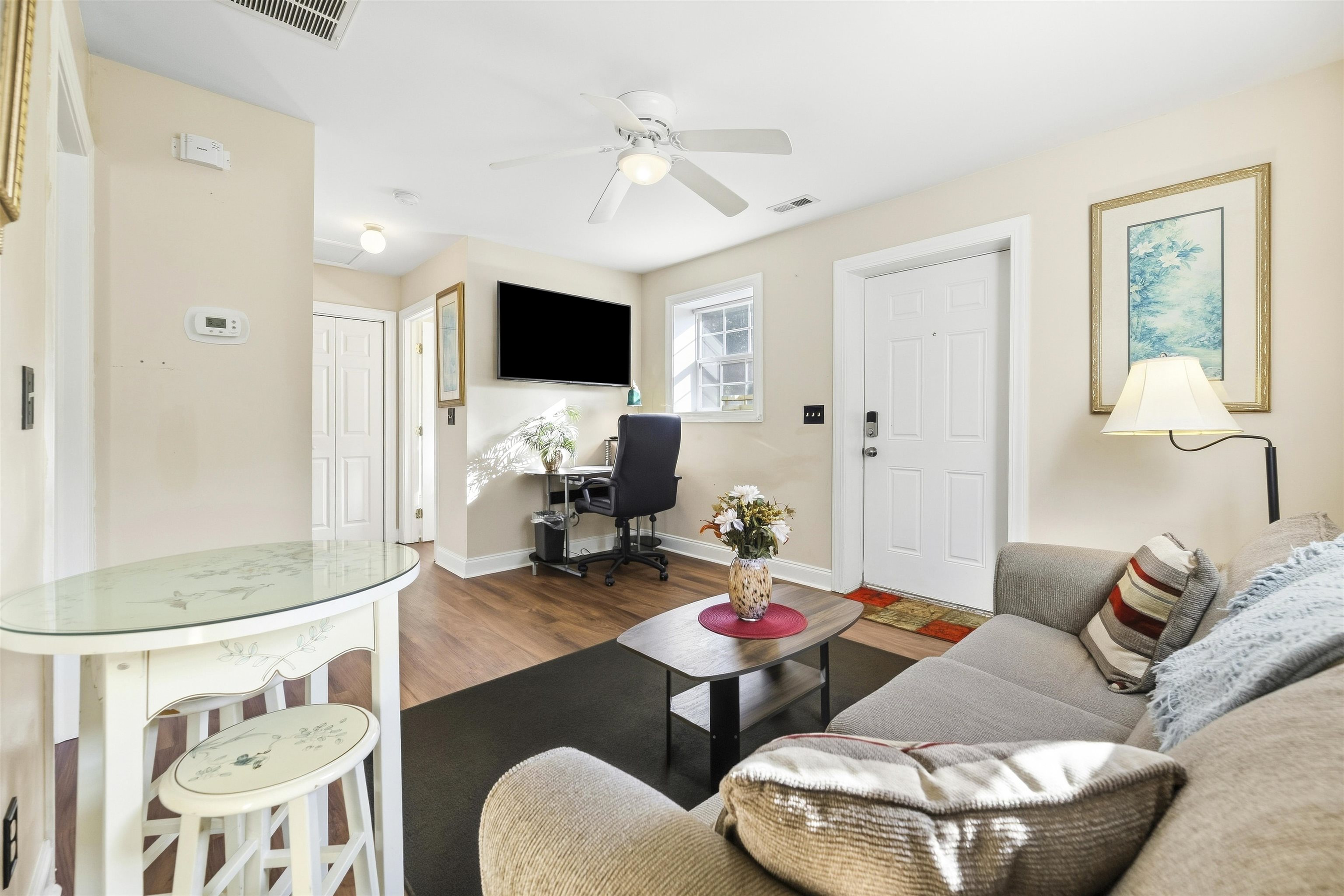 7348 Highmarket St. Property Photo 7