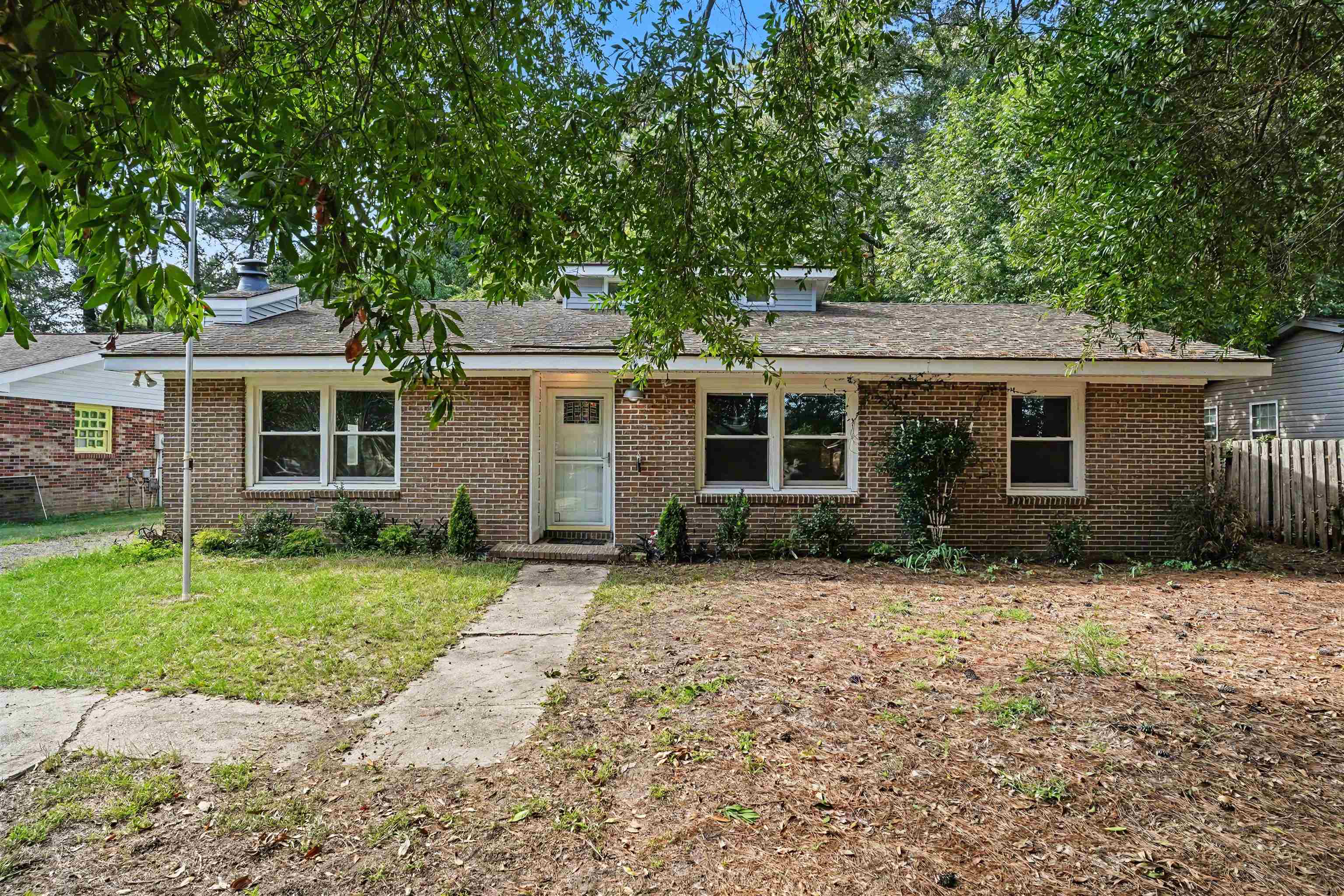 420 Villa Woods Dr.