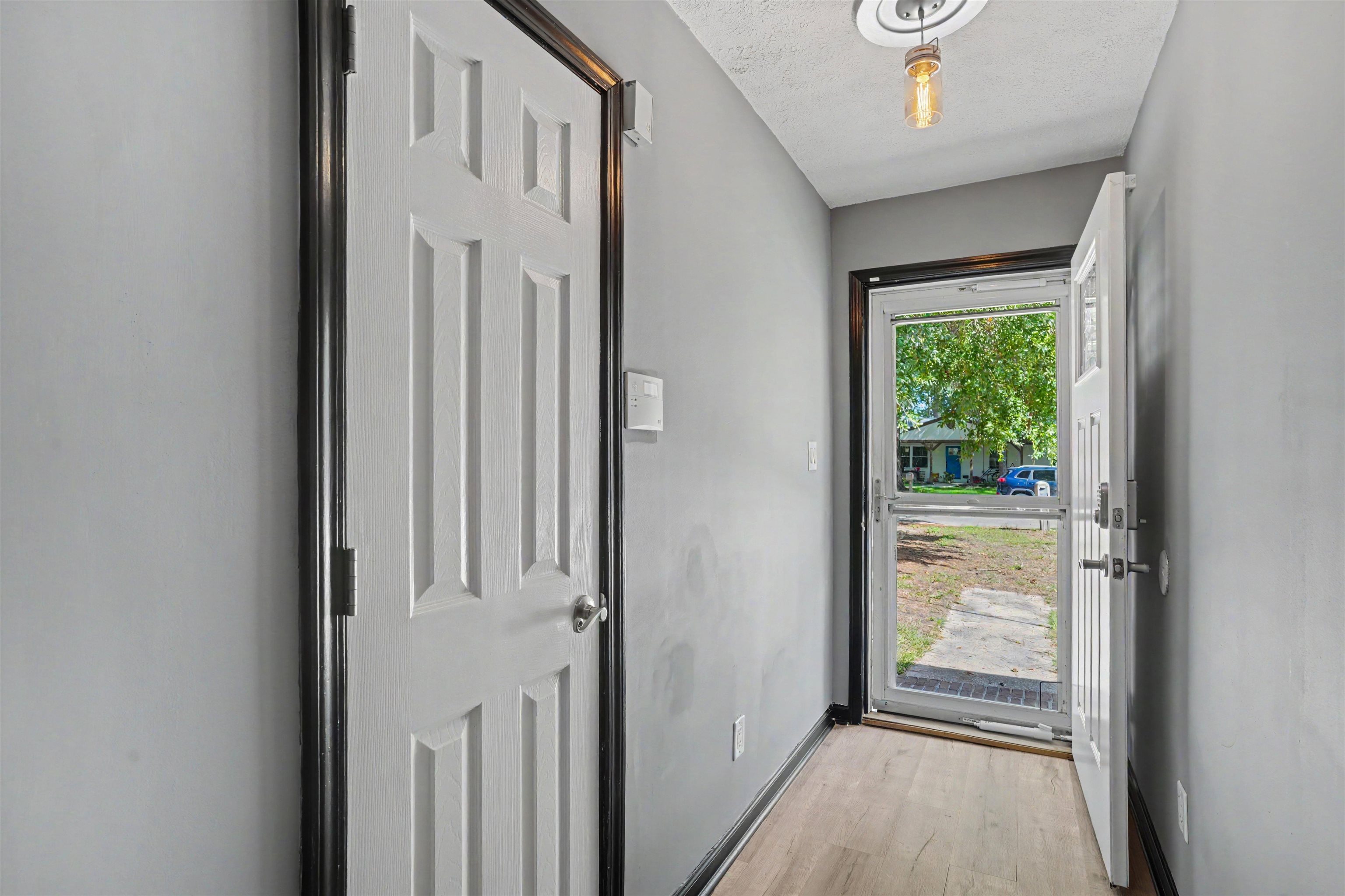 420 Villa Woods Dr. Property Photo 2
