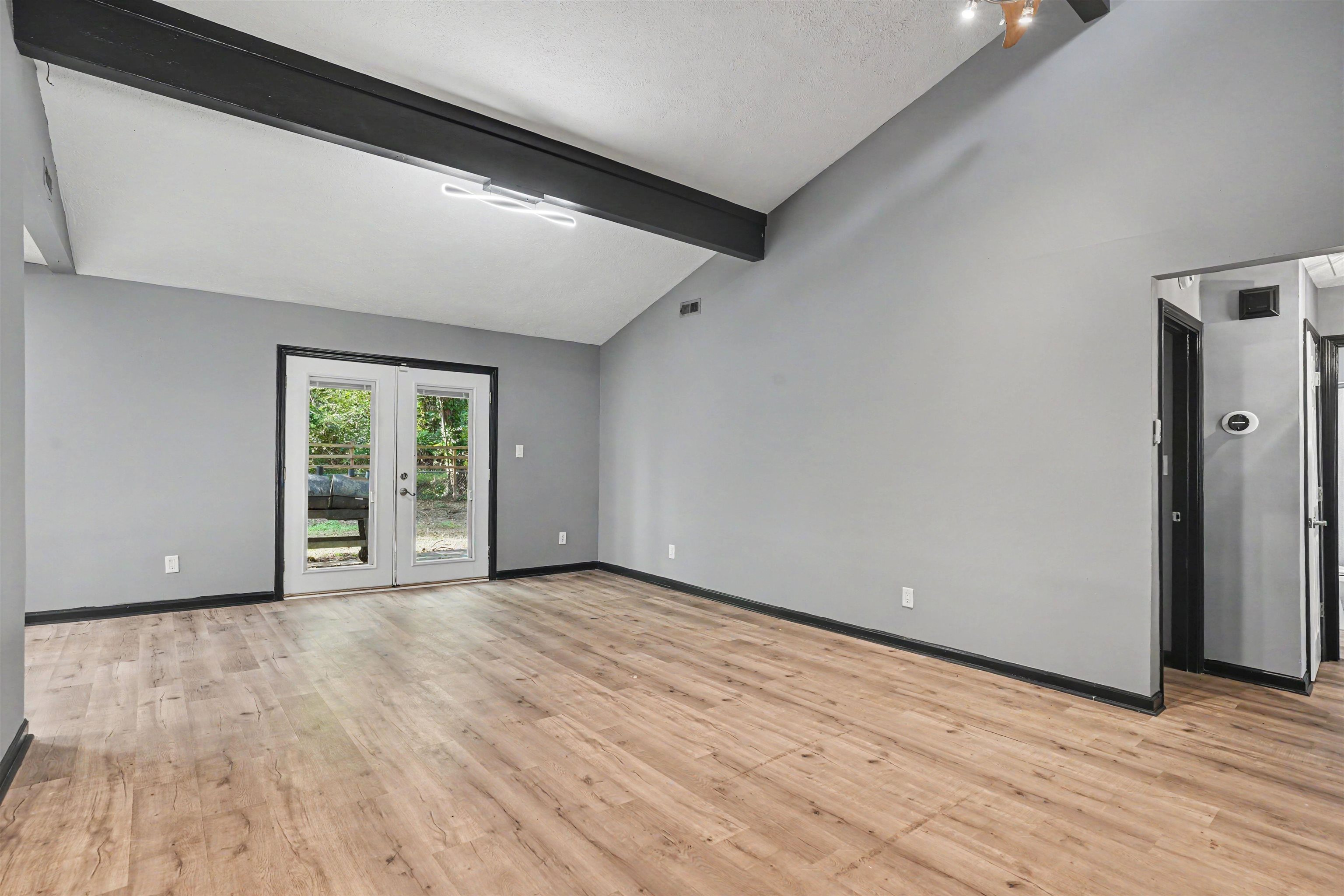 420 Villa Woods Dr. Property Photo 4