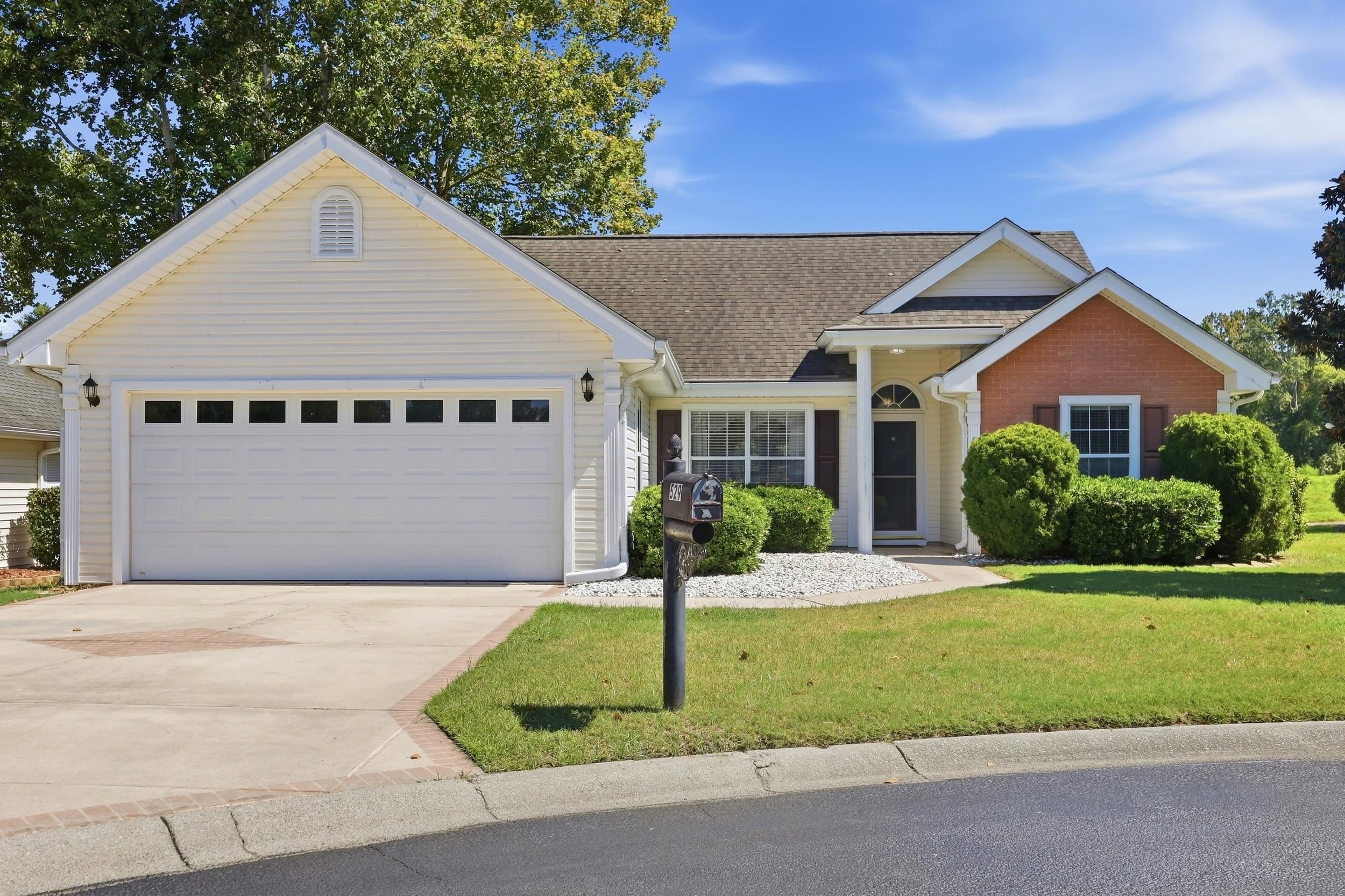 529 Oakmont Dr. Property Photo 1