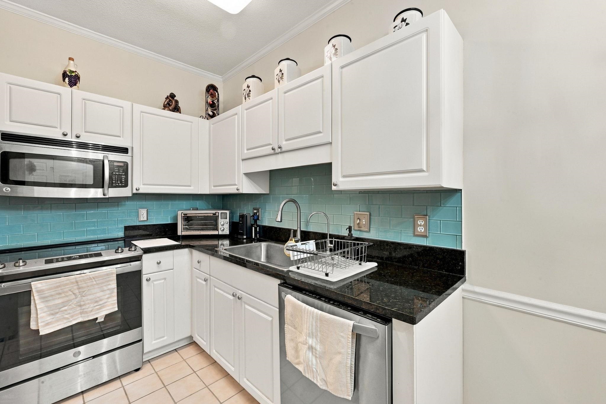 9764 Leyland Dr. Property Photo 9
