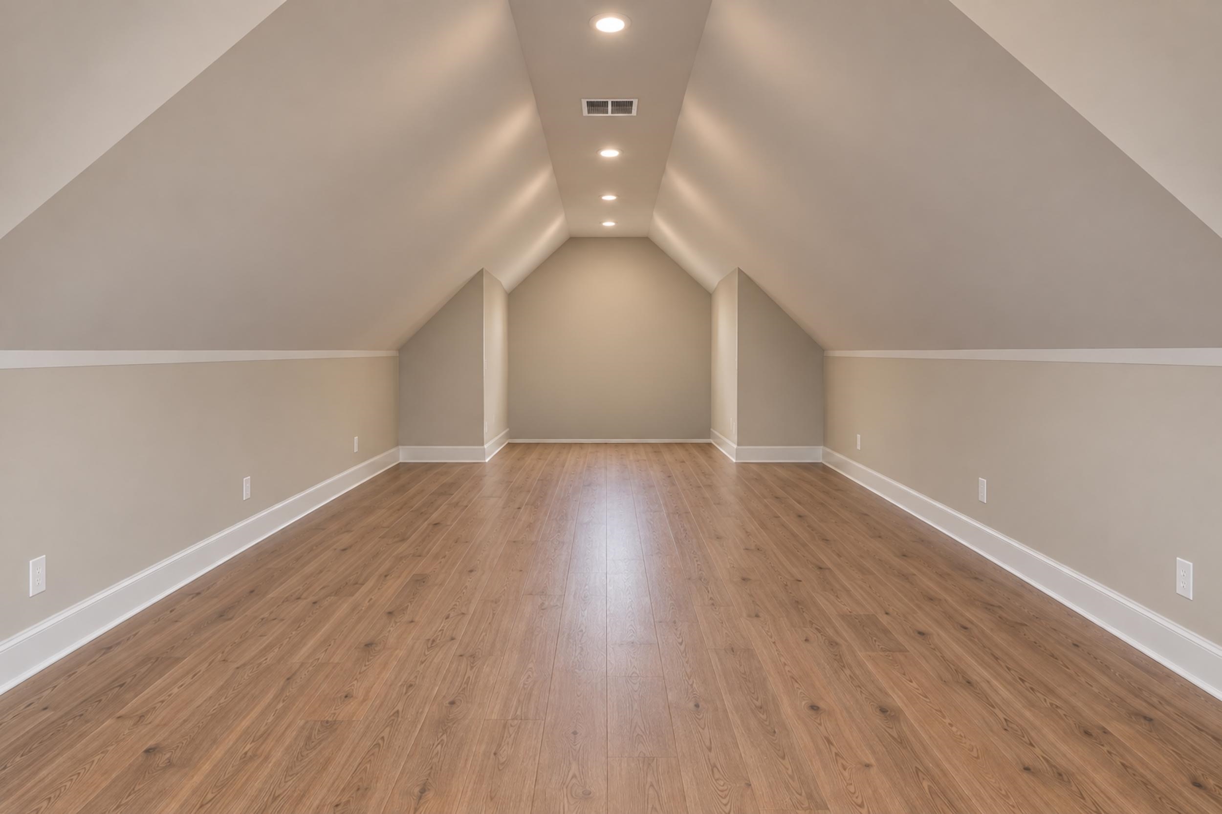 1027 Clamour Ct. Property Photo 9