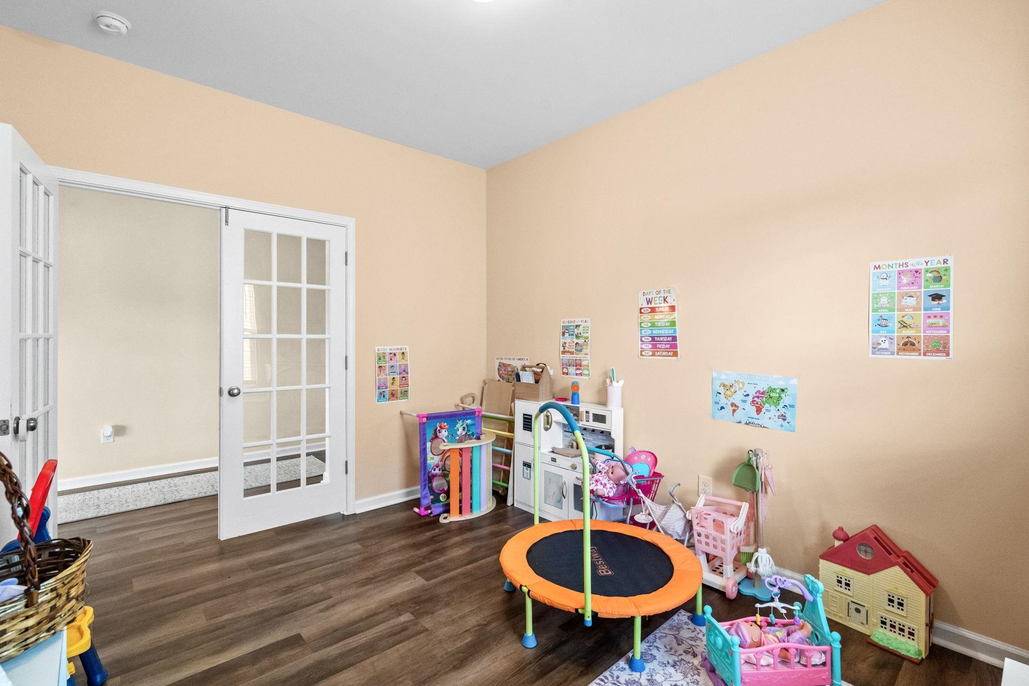 839 St. Albans Loop Property Photo 19