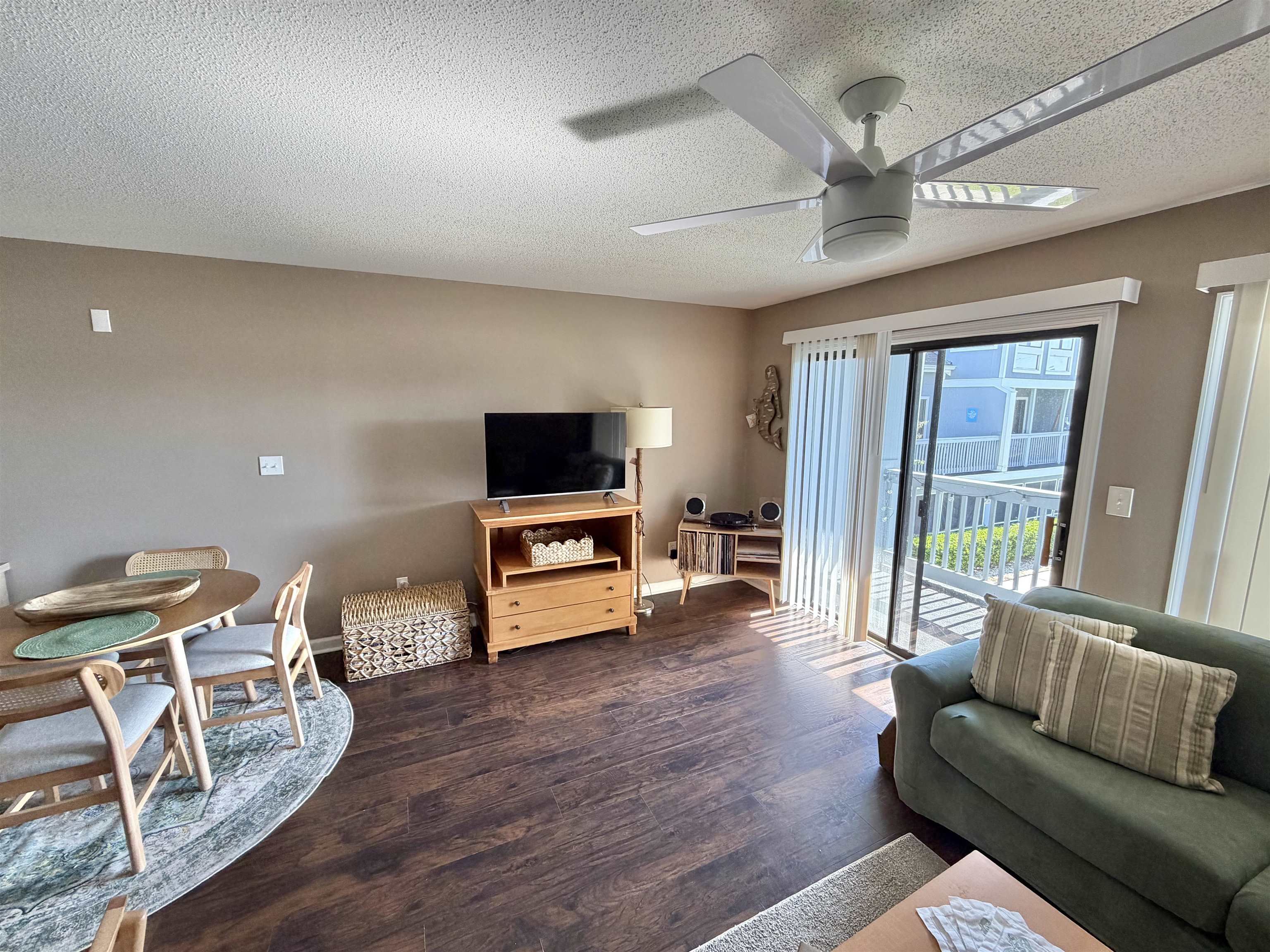 1881 Colony Dr. Property Photo 5
