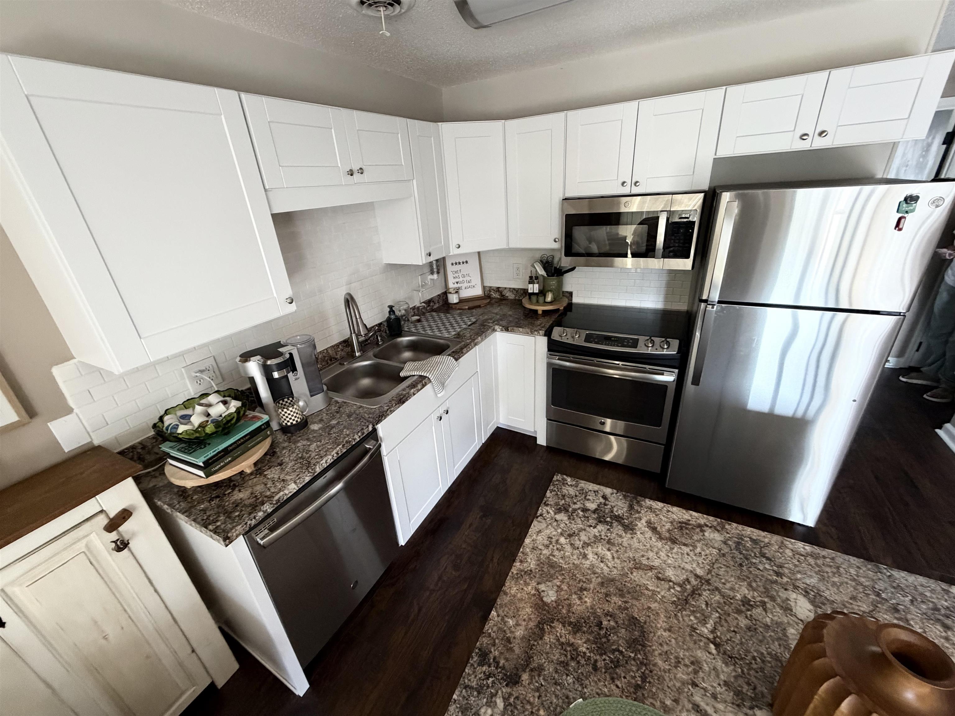 1881 Colony Dr. Property Photo 17