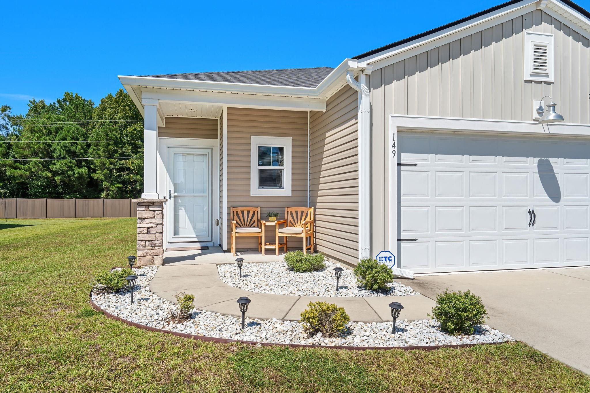 149 Cypress Tree Loop Property Photo 2