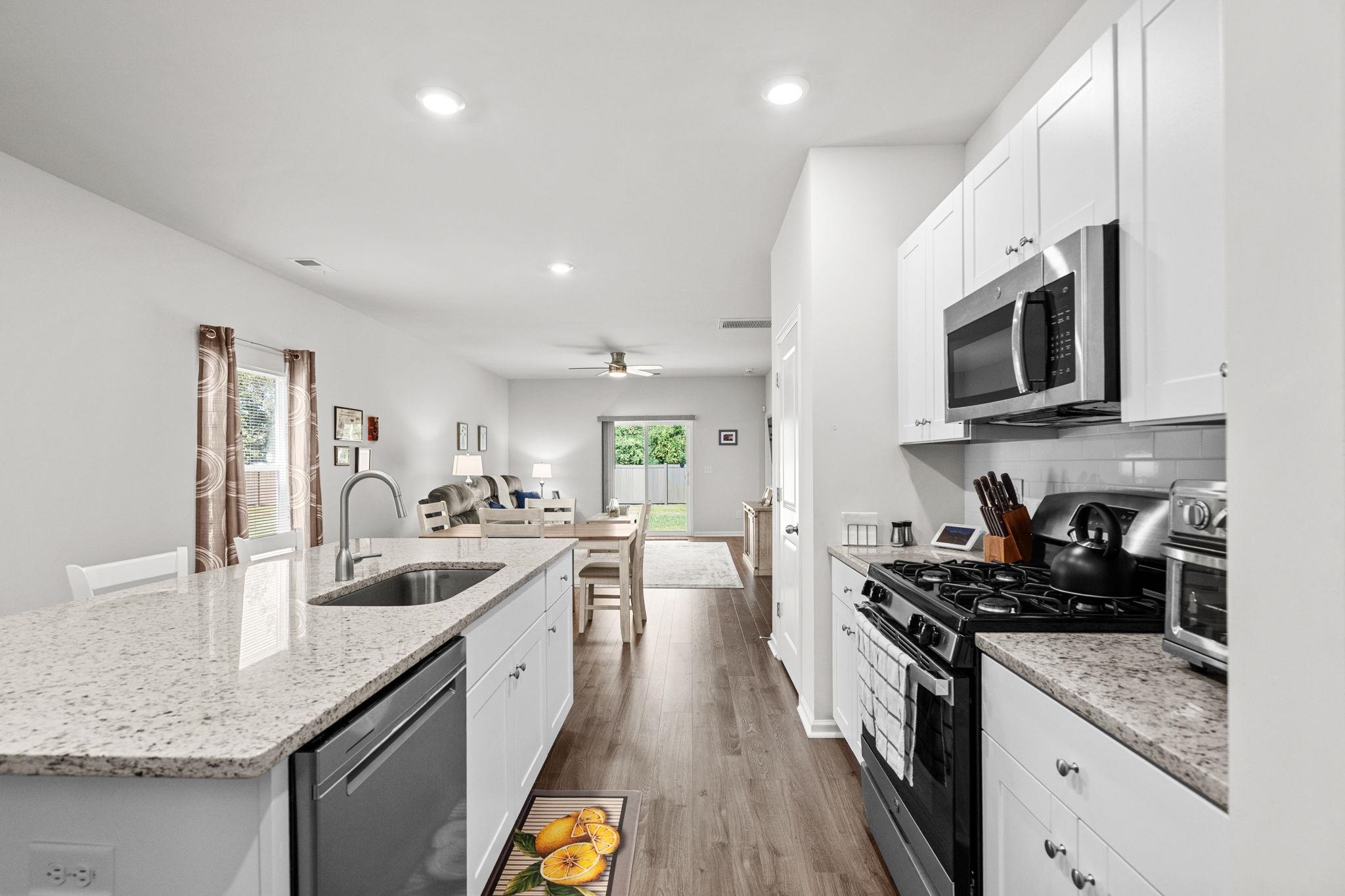 149 Cypress Tree Loop Property Photo 4