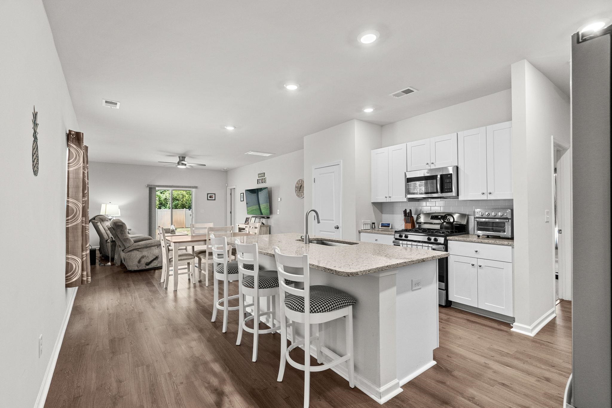 149 Cypress Tree Loop Property Photo 6
