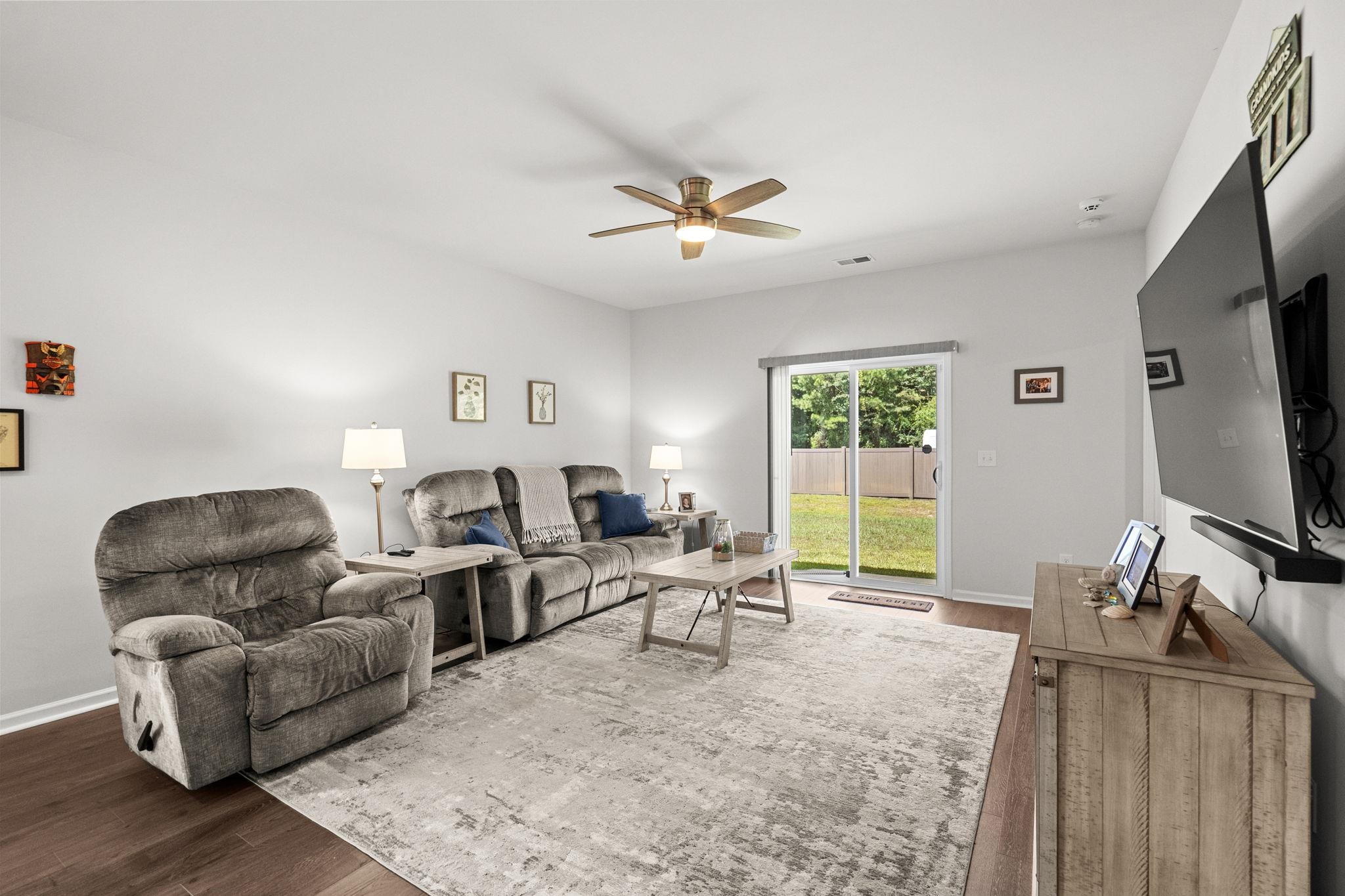 149 Cypress Tree Loop Property Photo 10