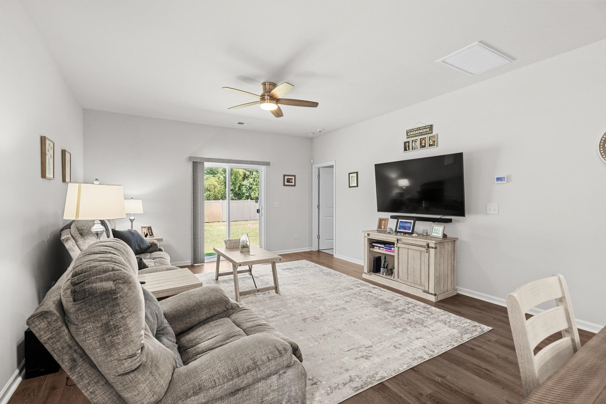 149 Cypress Tree Loop Property Photo 12