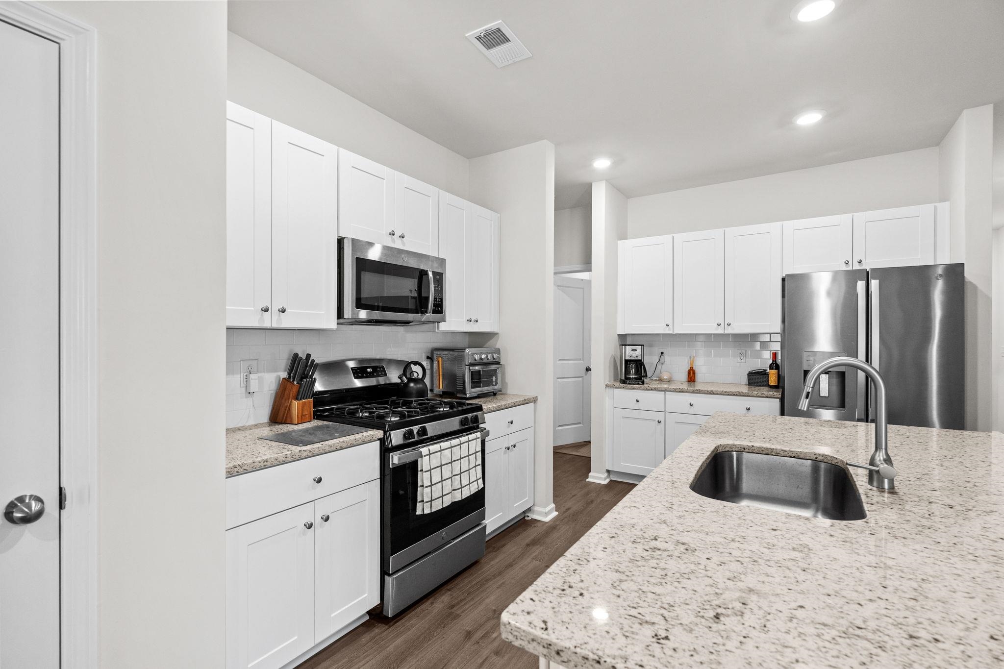149 Cypress Tree Loop Property Photo 17