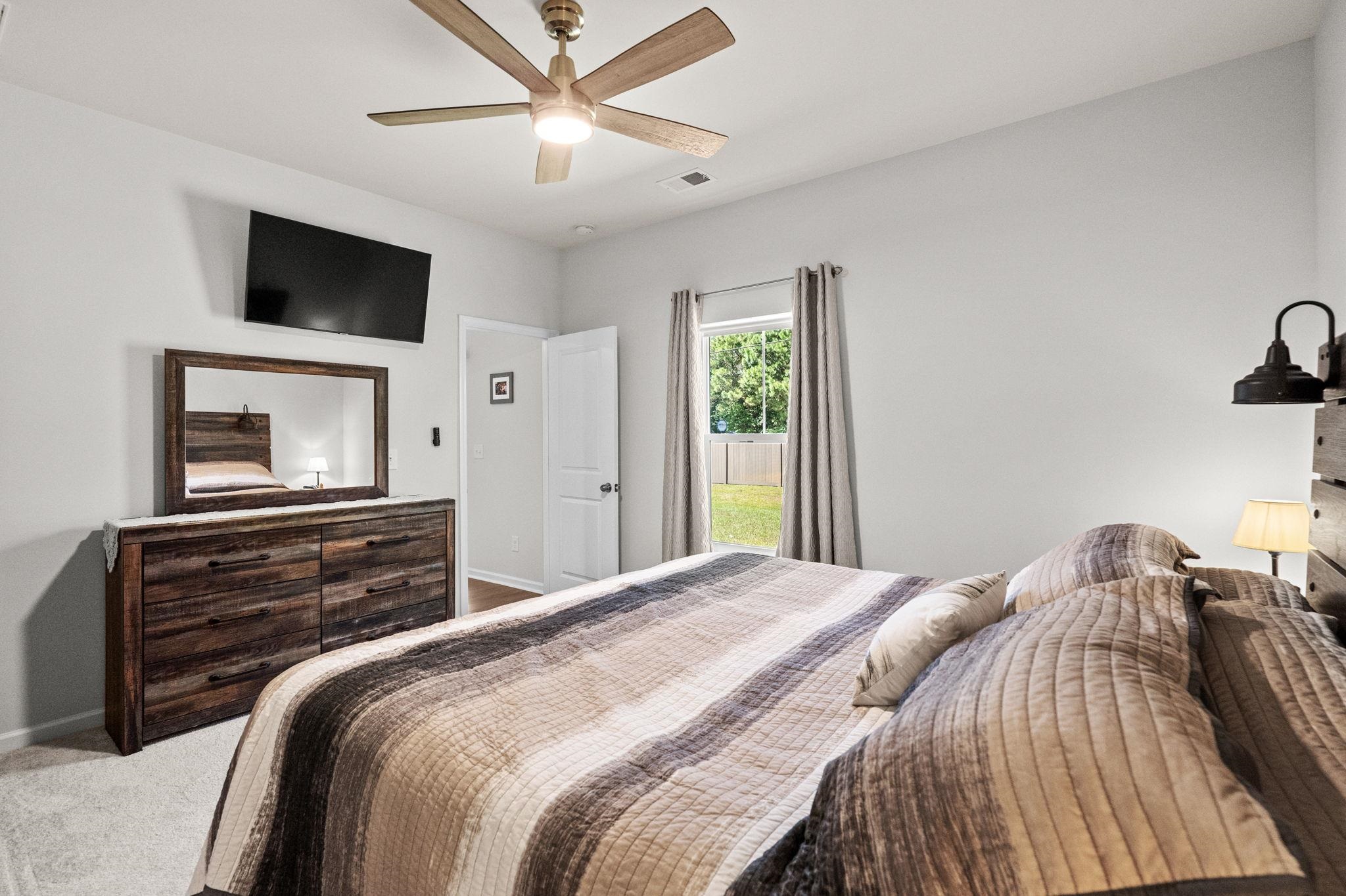 149 Cypress Tree Loop Property Photo 22