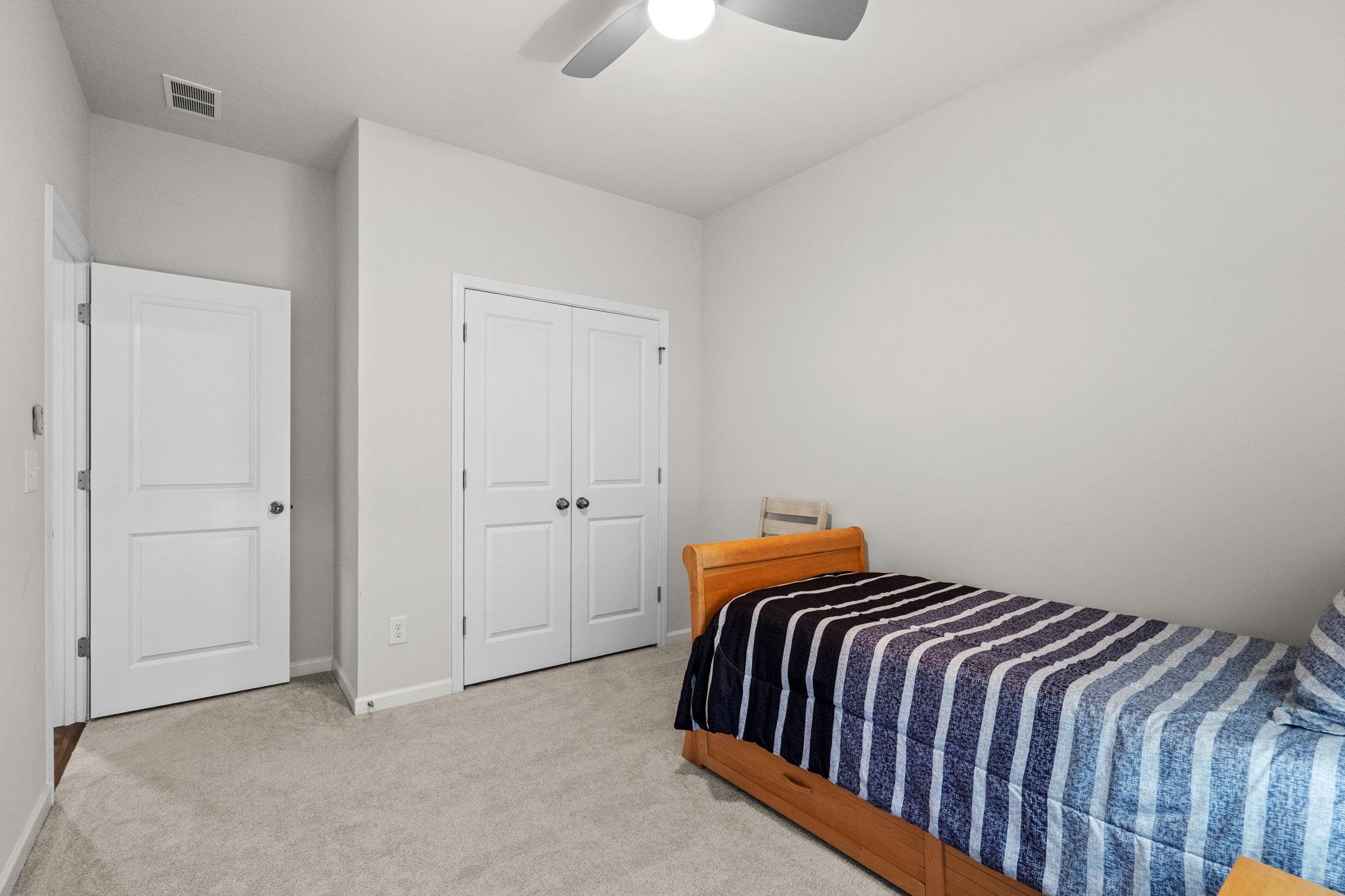 149 Cypress Tree Loop Property Photo 28