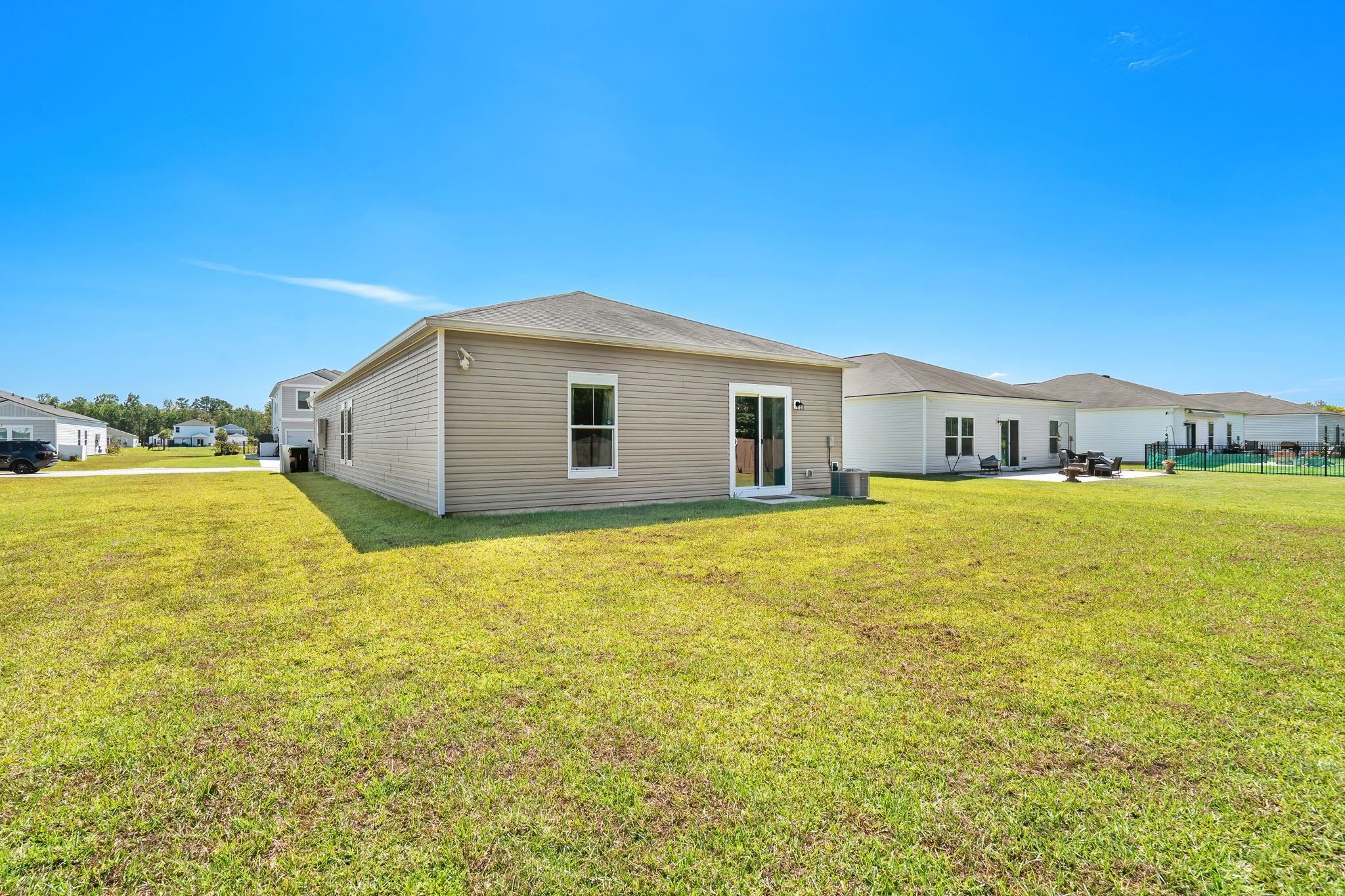 149 Cypress Tree Loop Property Photo 35