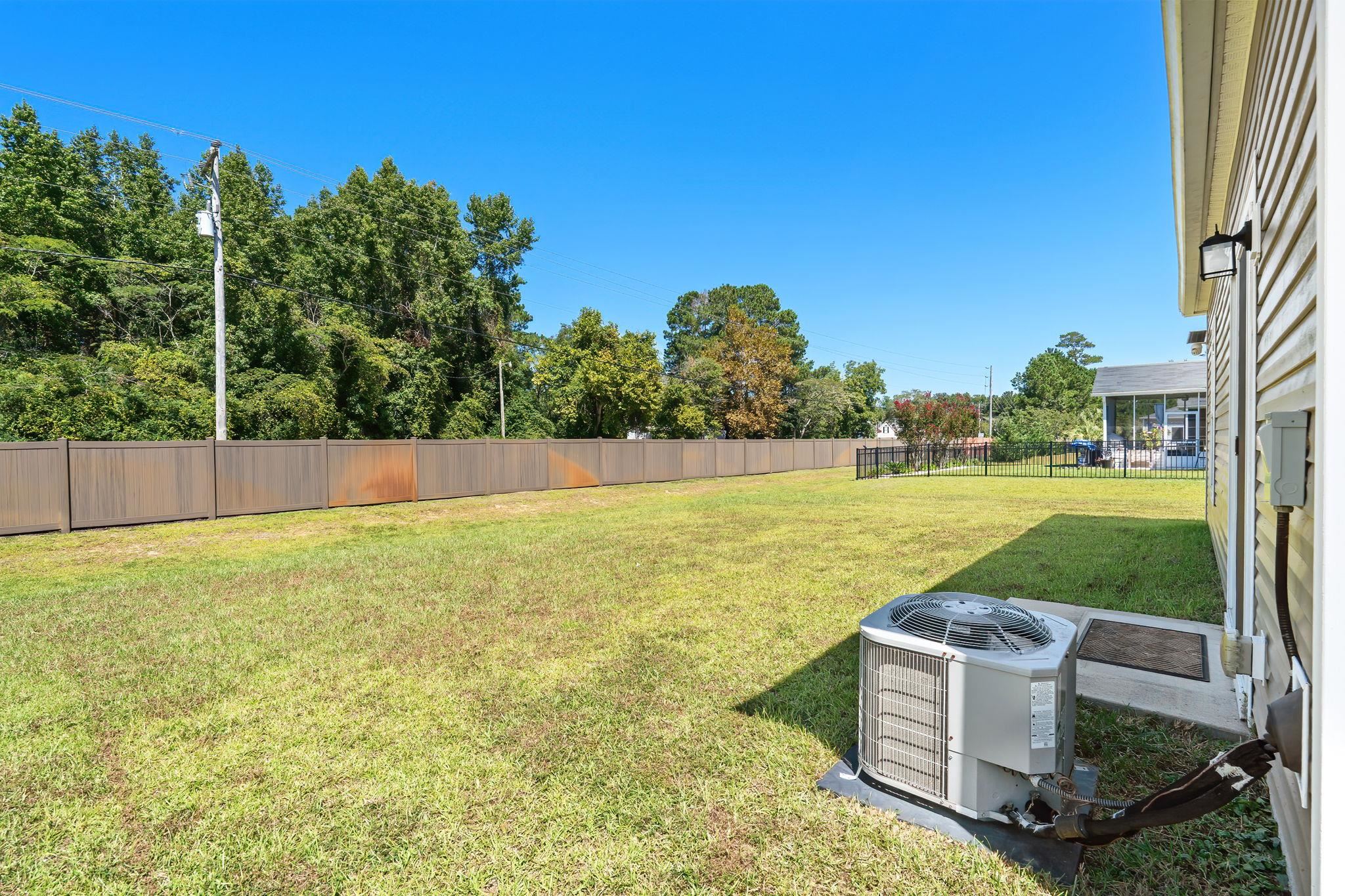 149 Cypress Tree Loop Property Photo 40