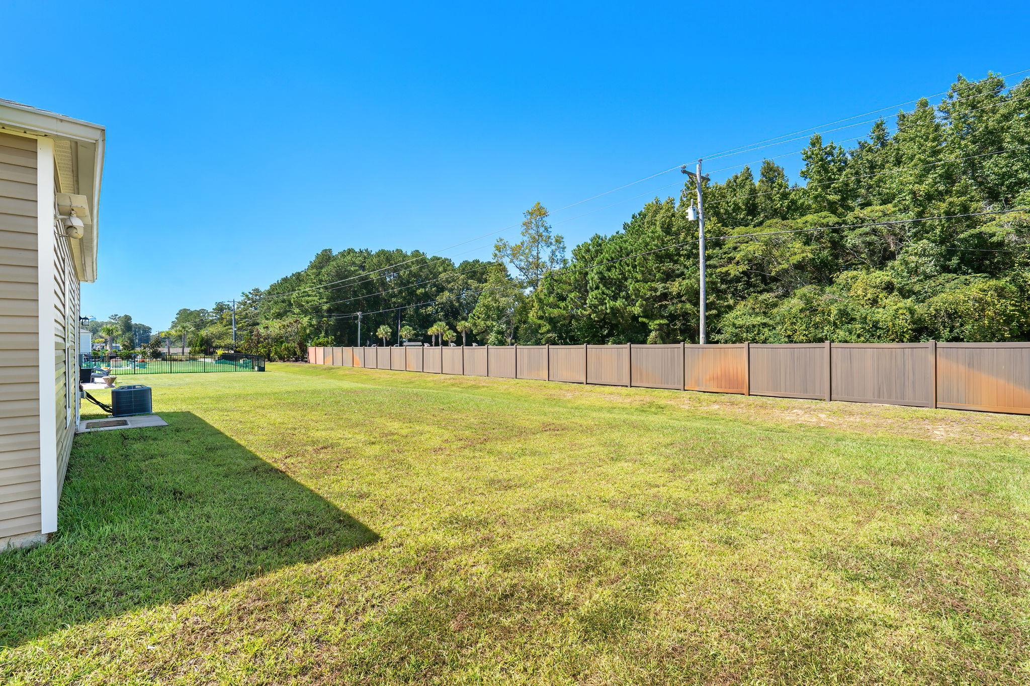 149 Cypress Tree Loop Property Photo 41