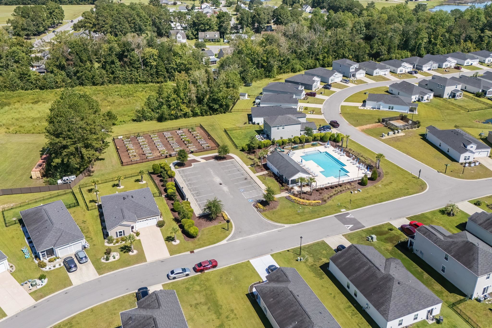 149 Cypress Tree Loop Property Photo 49