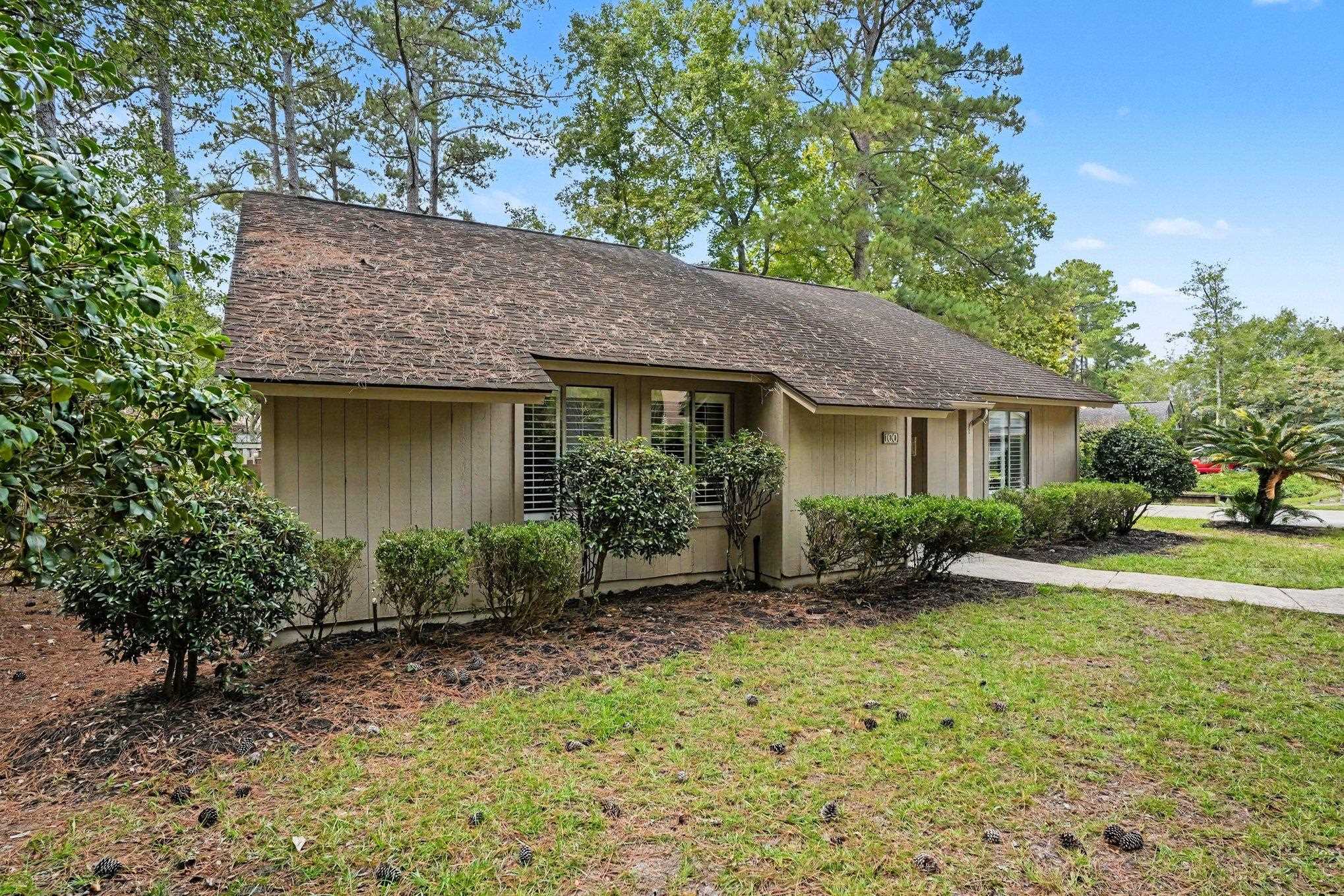 100 Hickory Dr. Property Photo 1