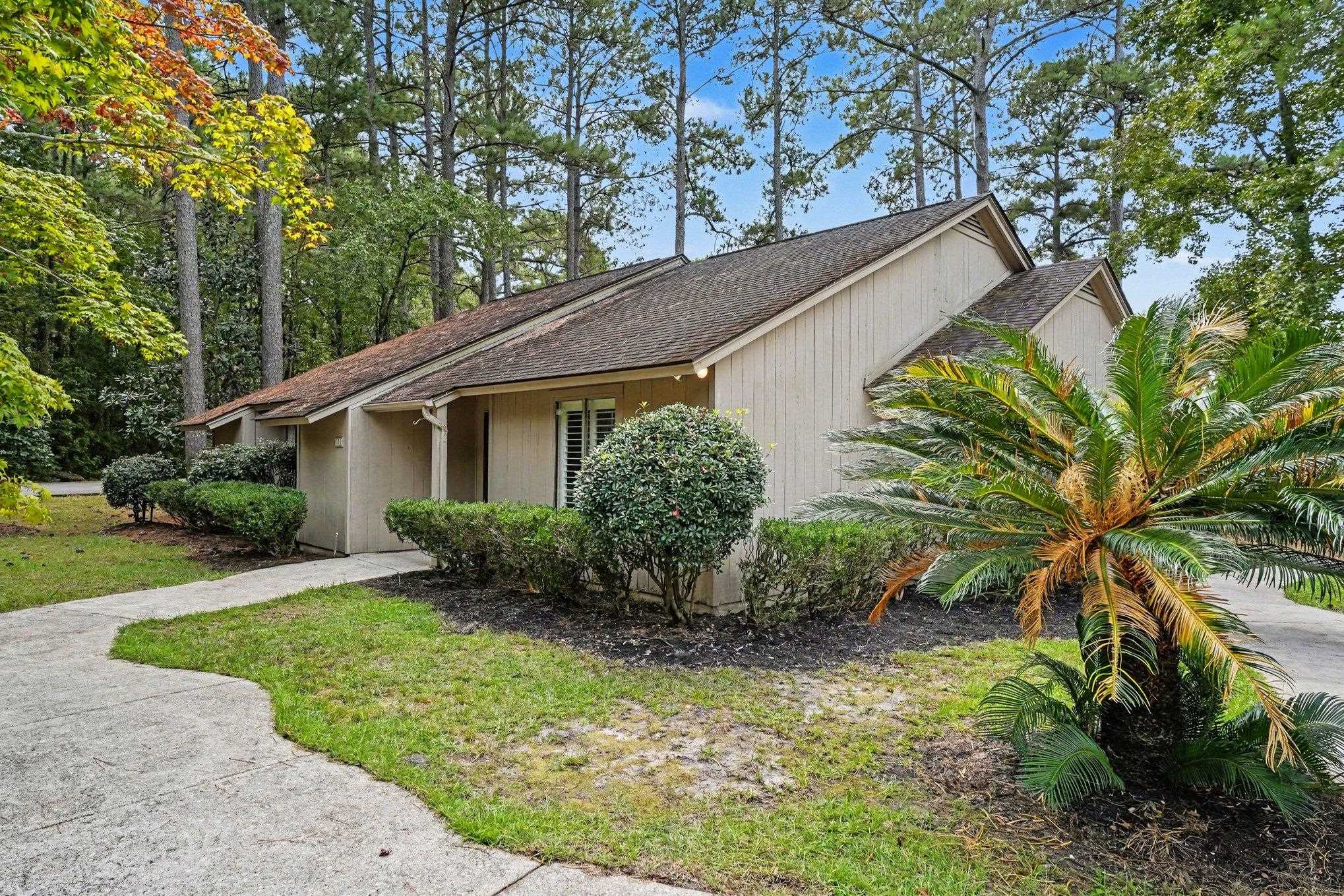 100 Hickory Dr. Property Photo 2