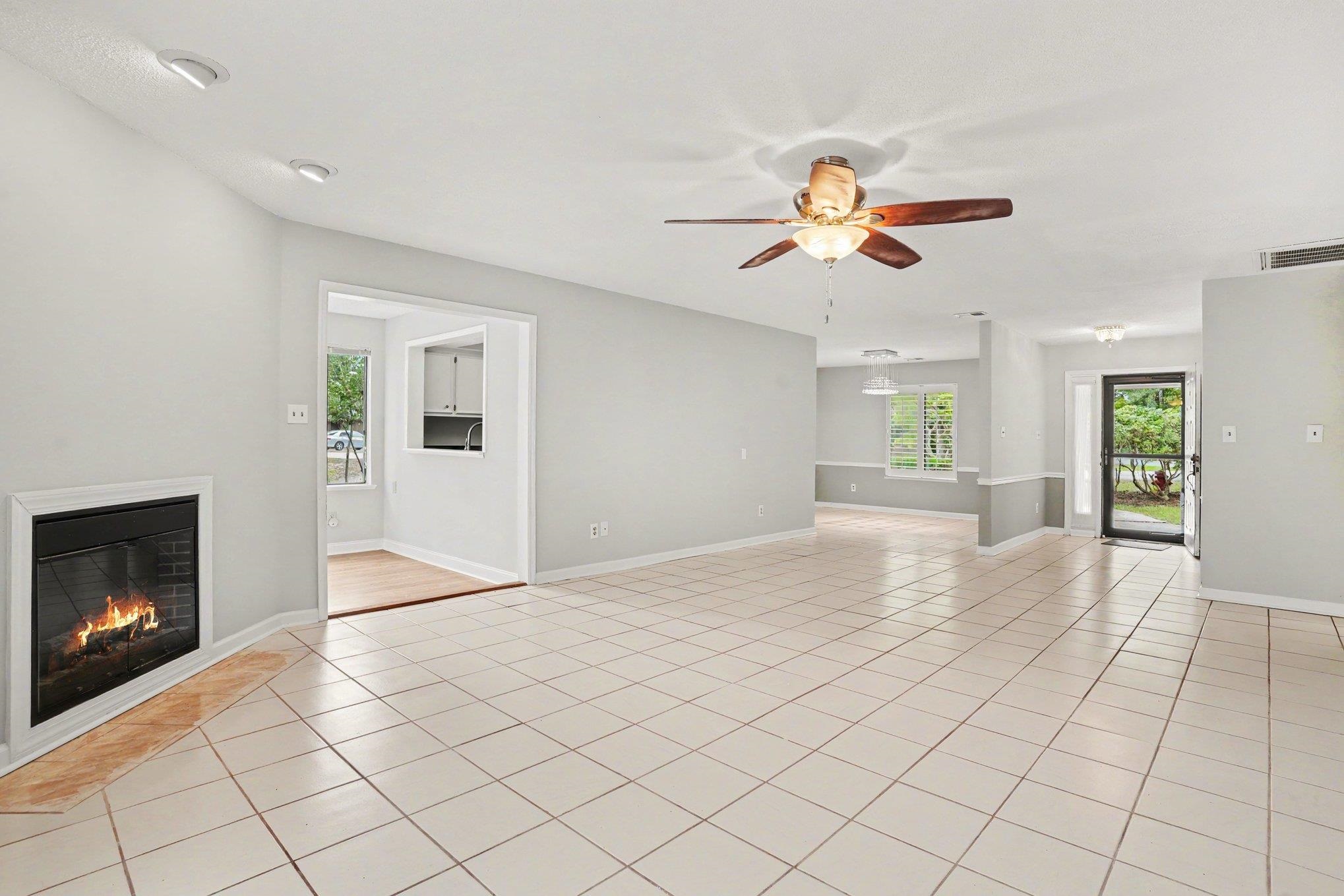 100 Hickory Dr. Property Photo 14