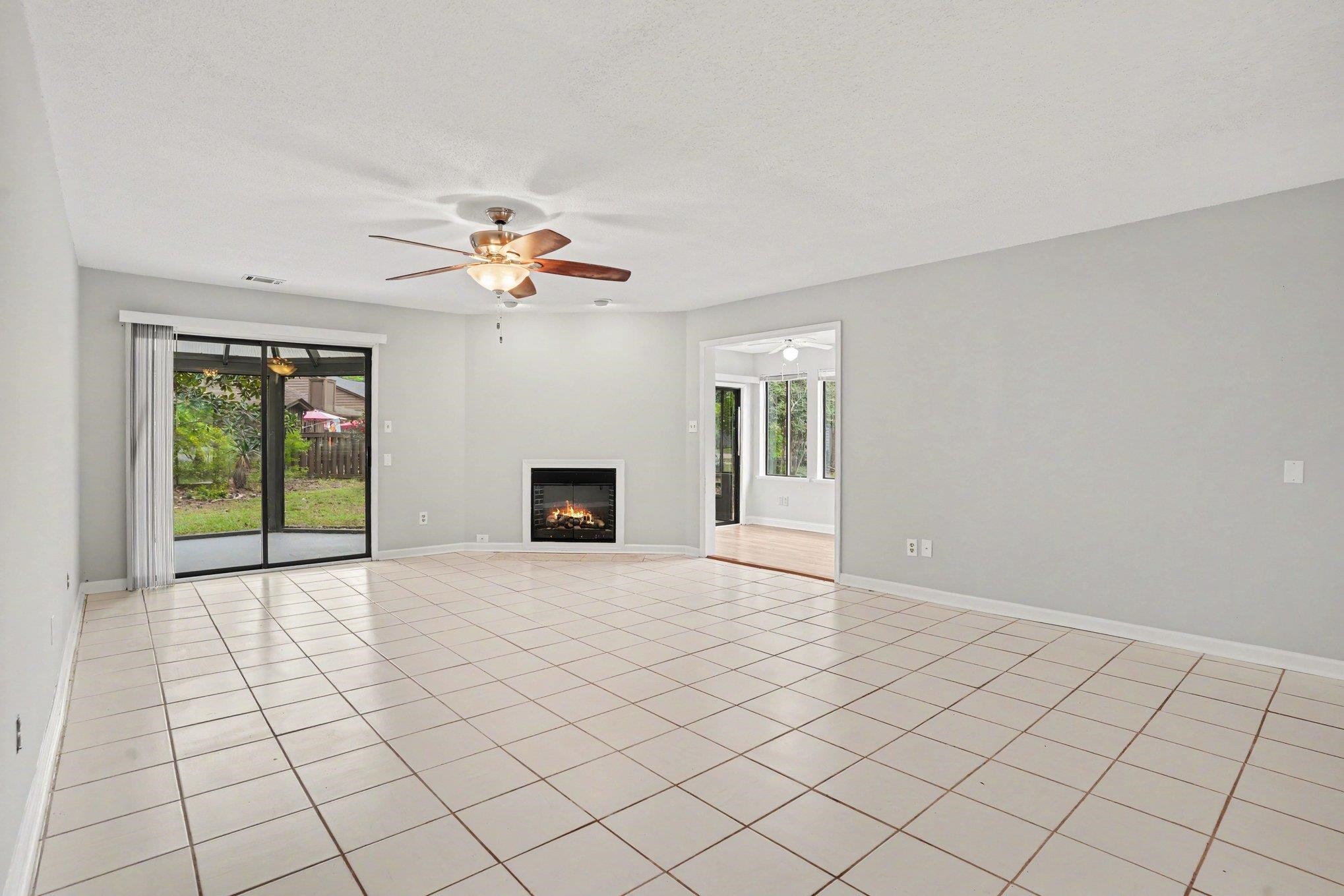 100 Hickory Dr. Property Photo 16