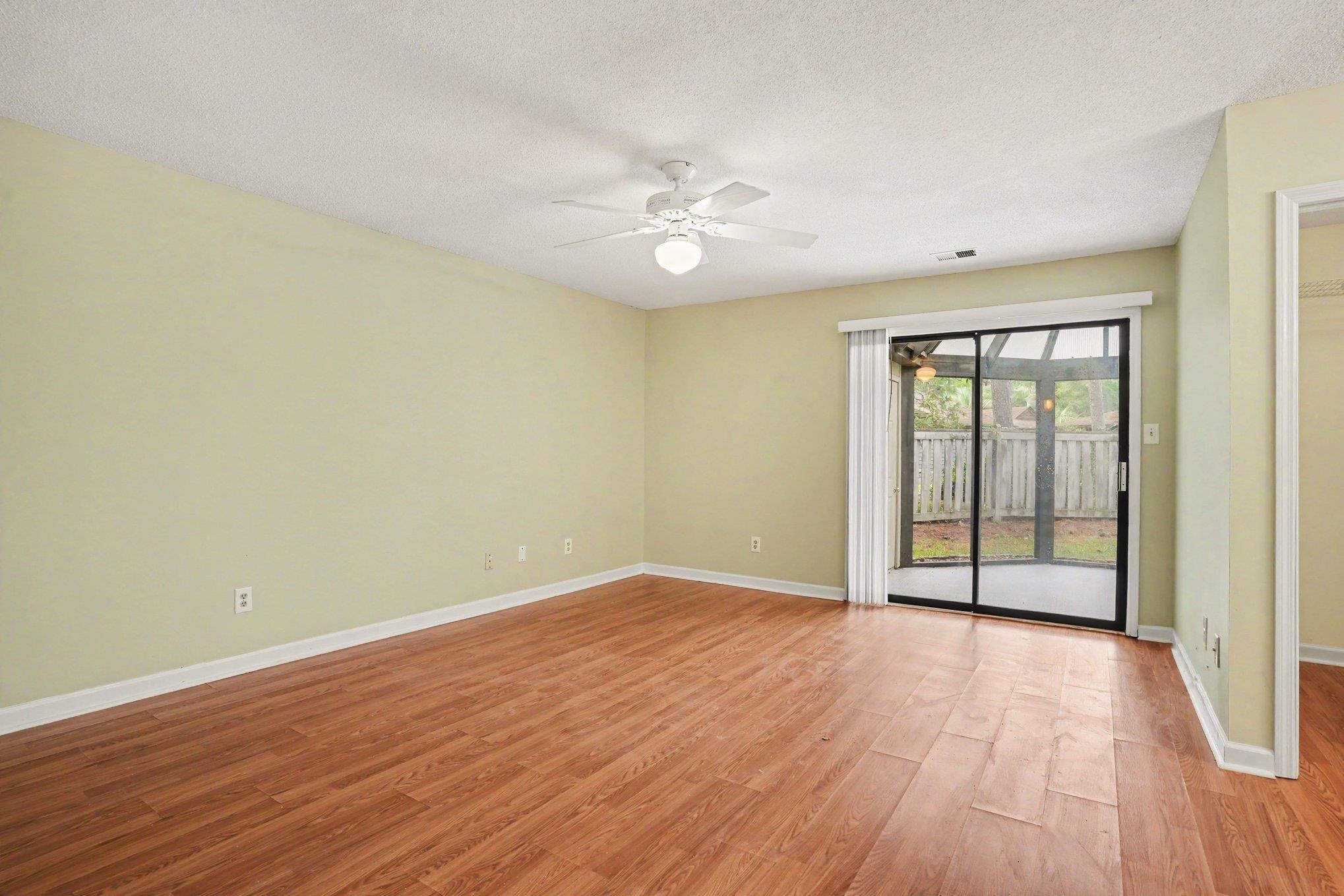 100 Hickory Dr. Property Photo 27