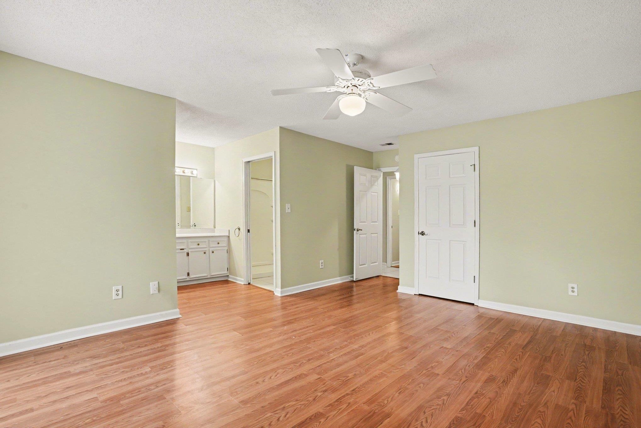 100 Hickory Dr. Property Photo 28