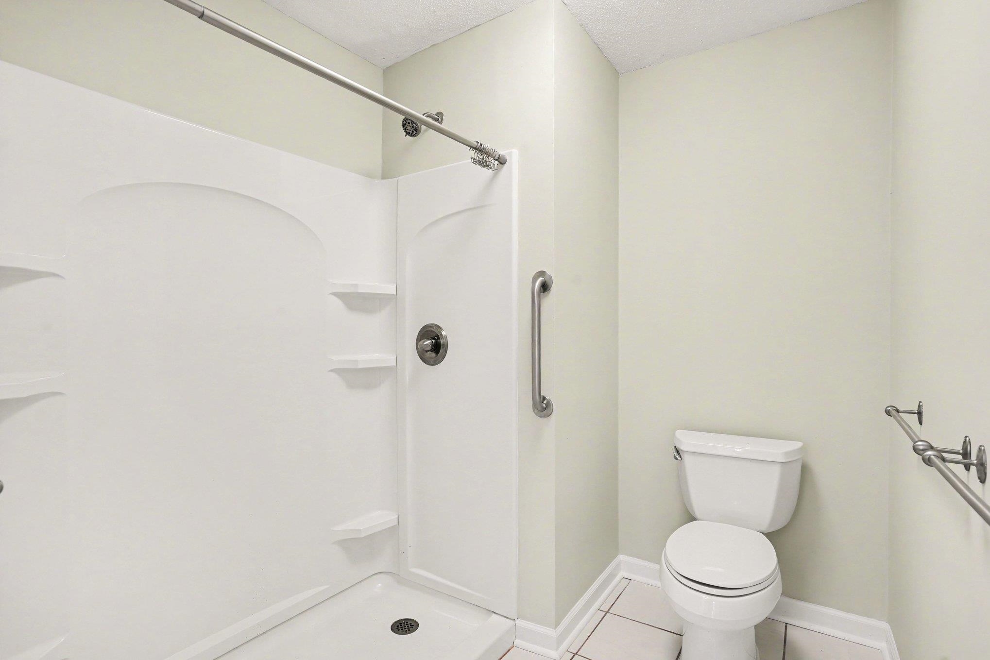 100 Hickory Dr. Property Photo 31