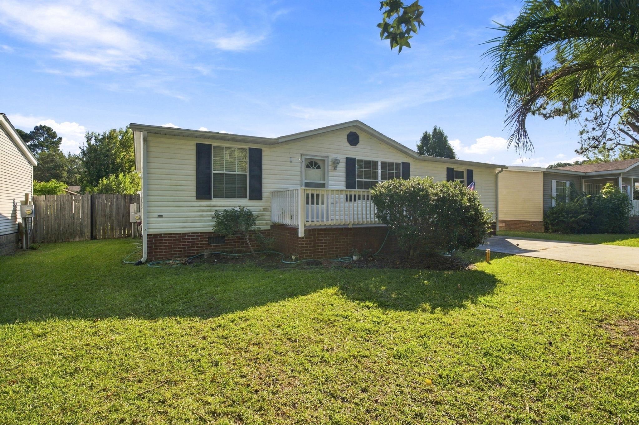3252 Lyndon Dr. Property Photo 3