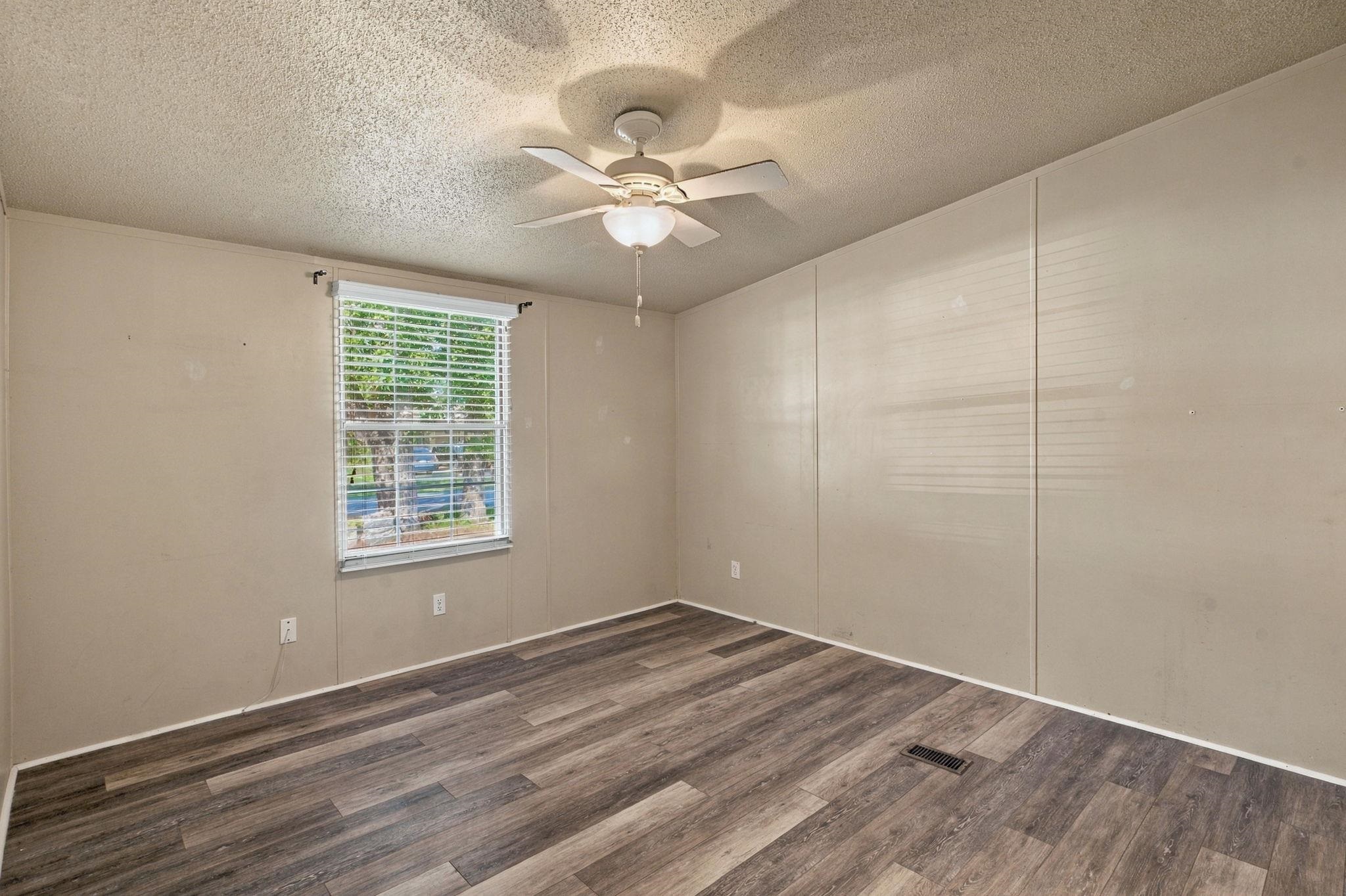 3252 Lyndon Dr. Property Photo 5