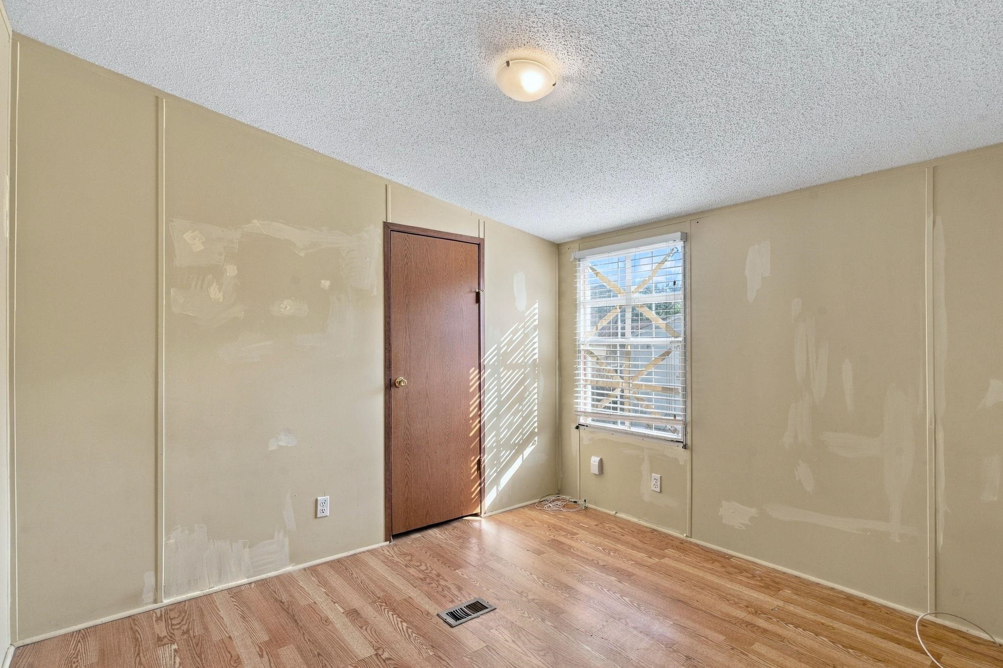 3252 Lyndon Dr. Property Photo 9