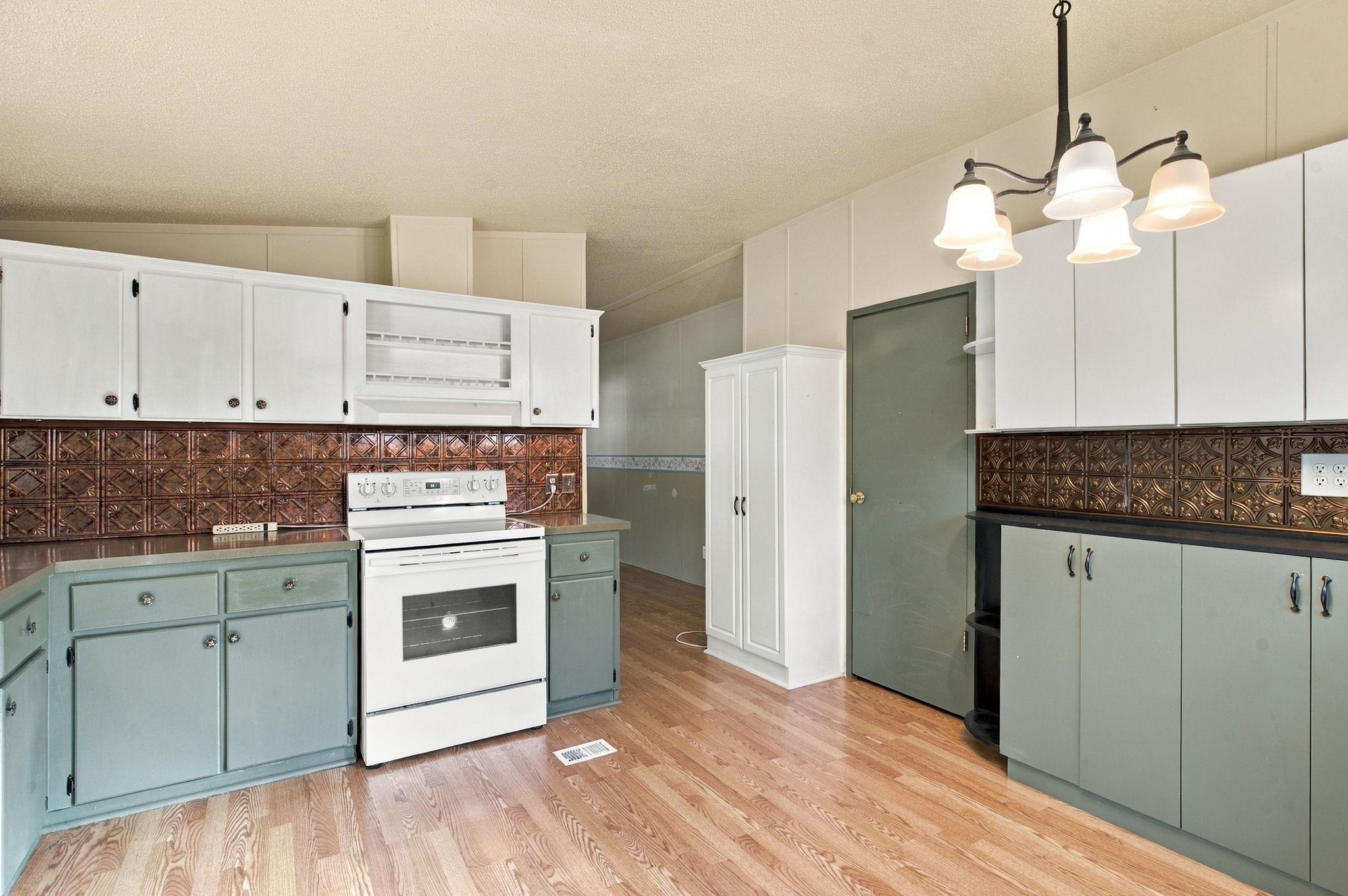 3252 Lyndon Dr. Property Photo 20