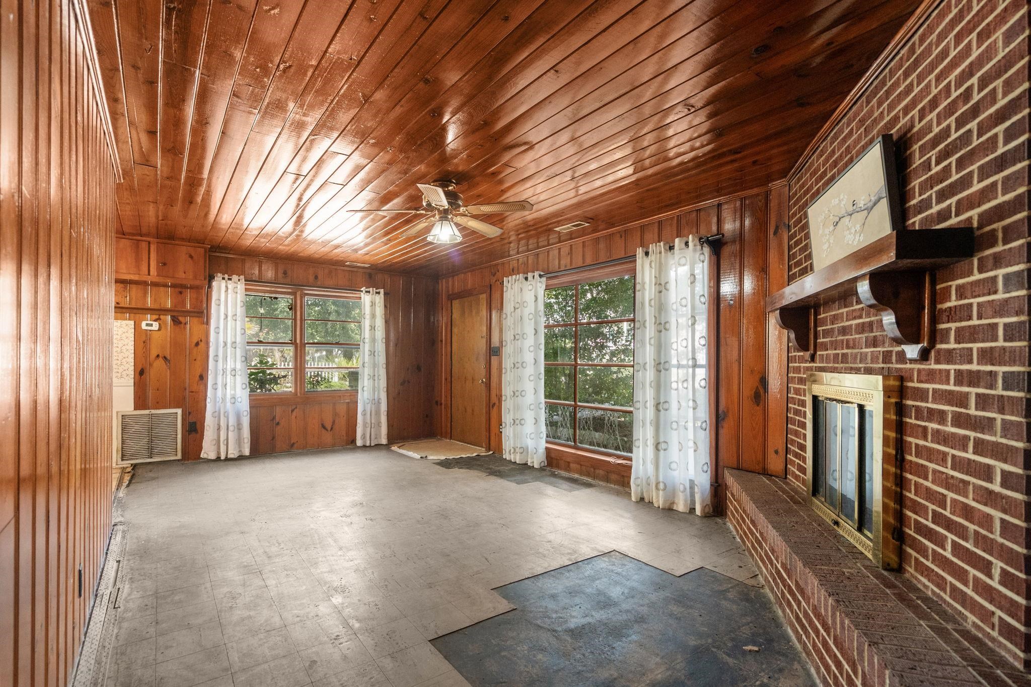 613 Surfside Dr. Property Photo 4