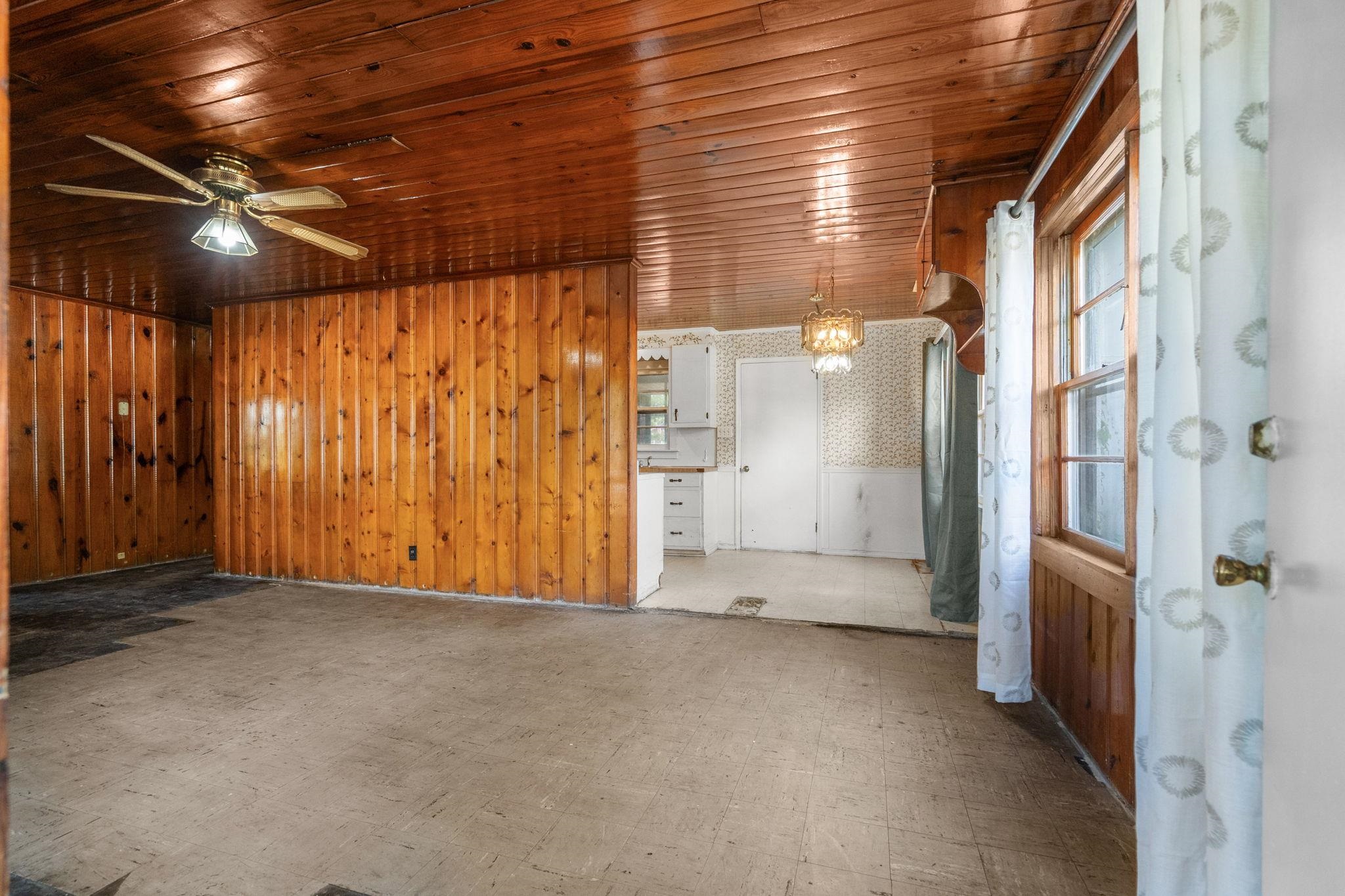 613 Surfside Dr. Property Photo 5