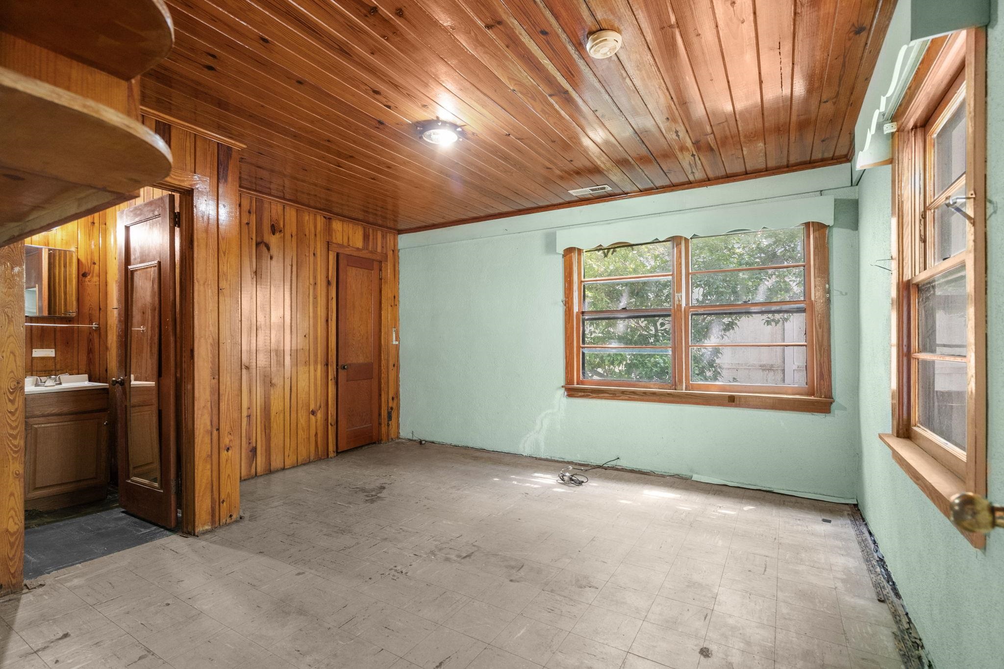 613 Surfside Dr. Property Photo 11