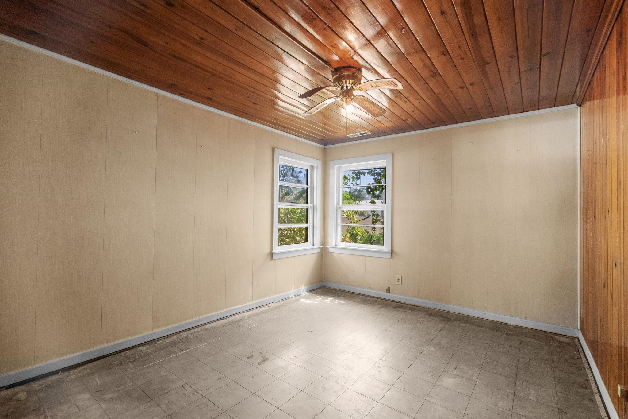 613 Surfside Dr. Property Photo 14