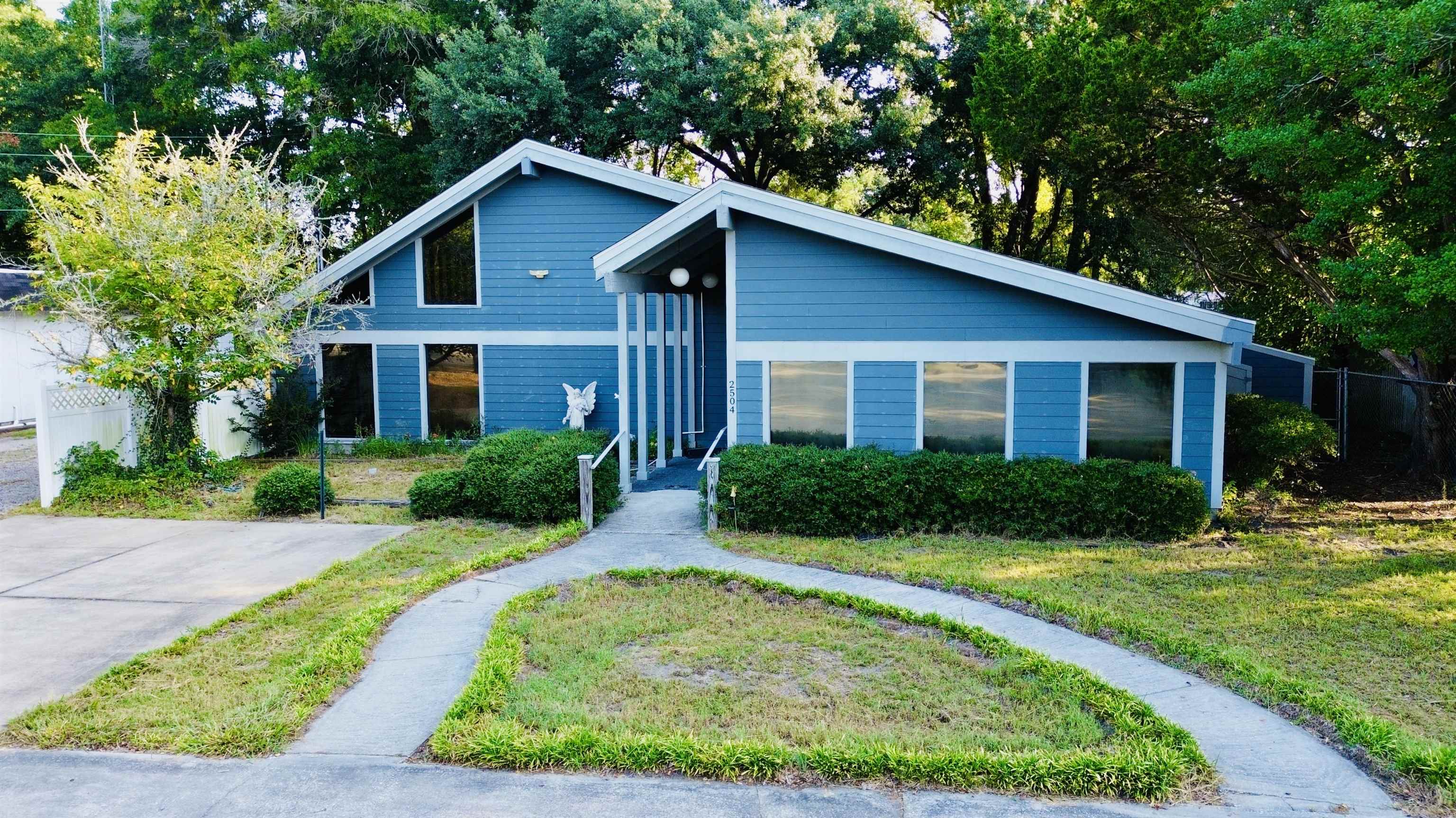 2504 Highmarket St. Property Photo 1