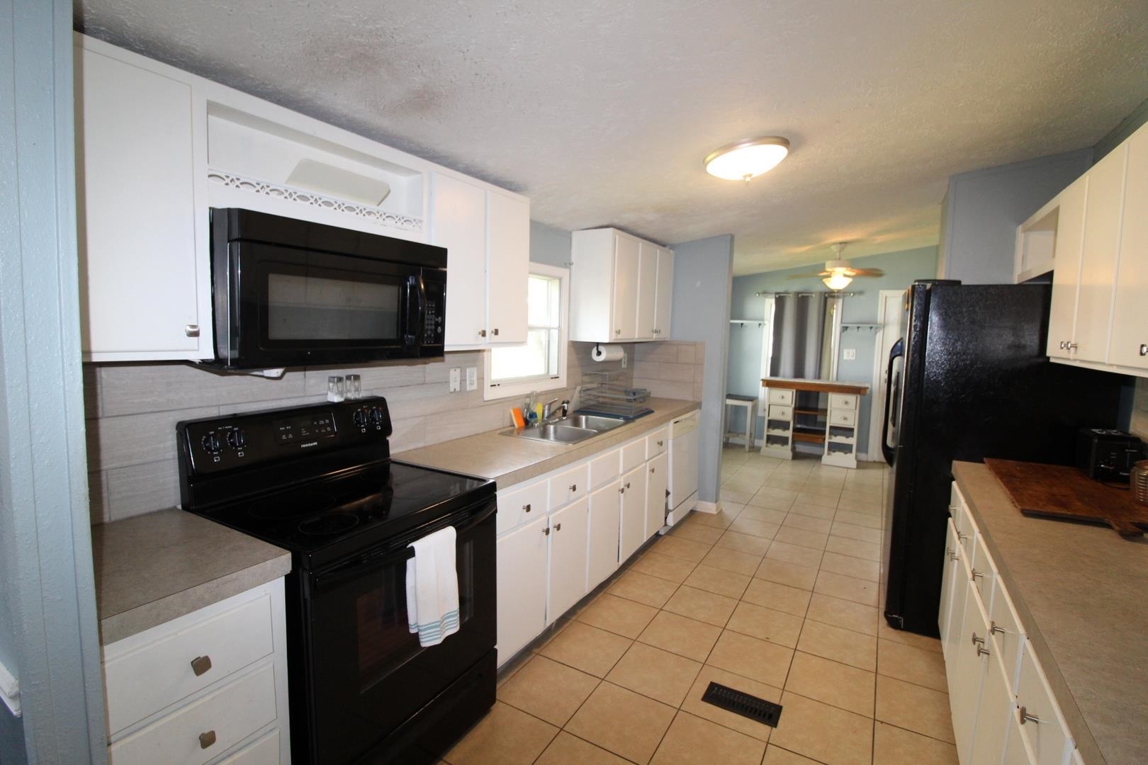510 Folly Estates Dr. Property Photo 7
