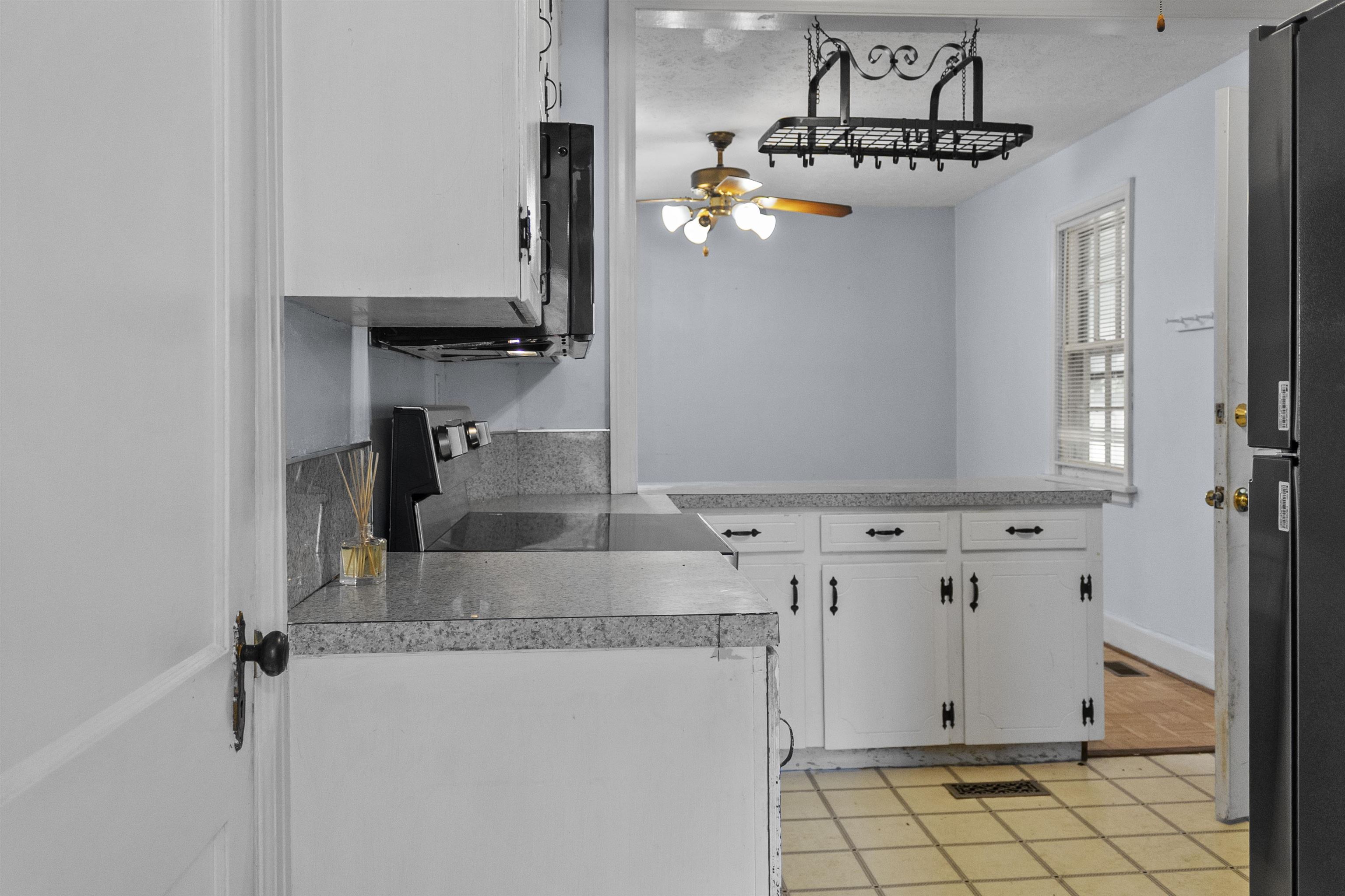 308 Layton Ct. Property Photo 4