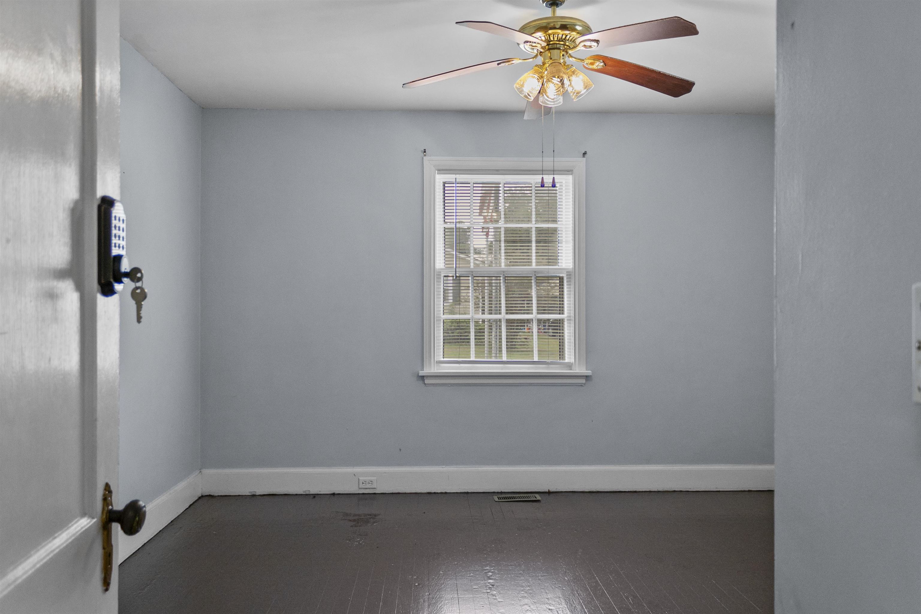 308 Layton Ct. Property Photo 11